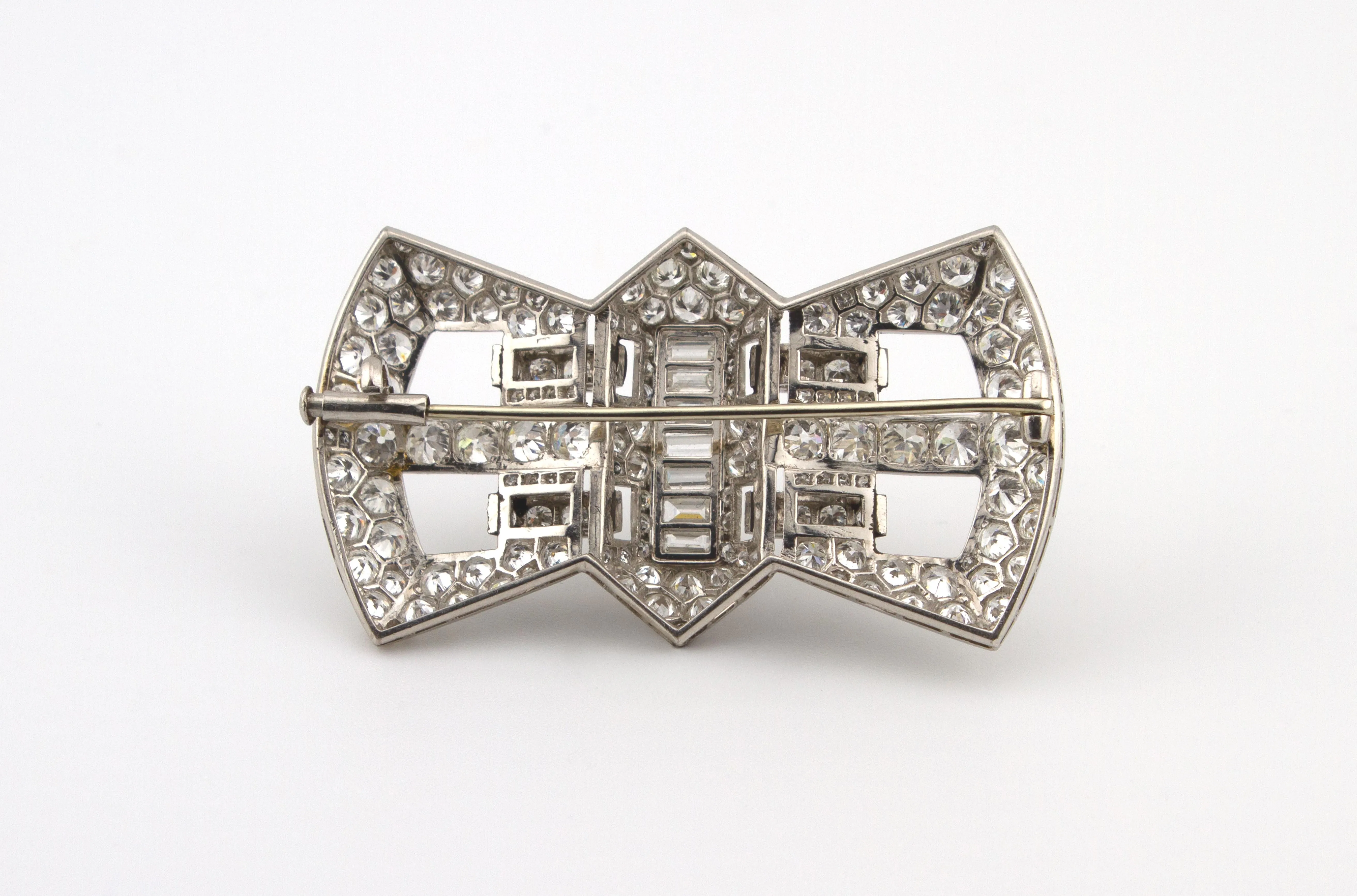 Broche Art Déco en Platine et Diamants sold by 58 Facettes product image thumbnail 2