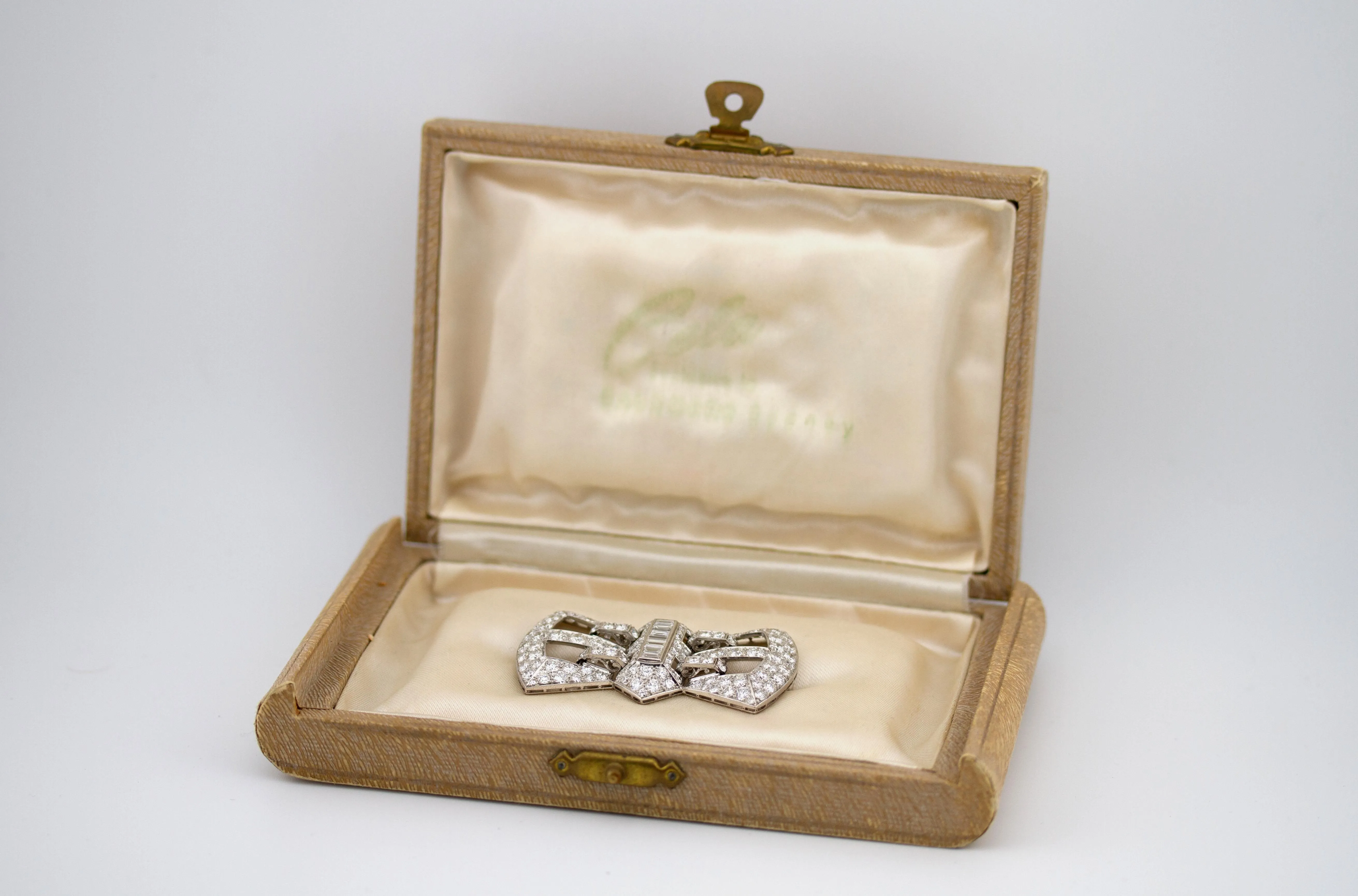 Broche Art Déco en Platine et Diamants sold by 58 Facettes product image thumbnail 3