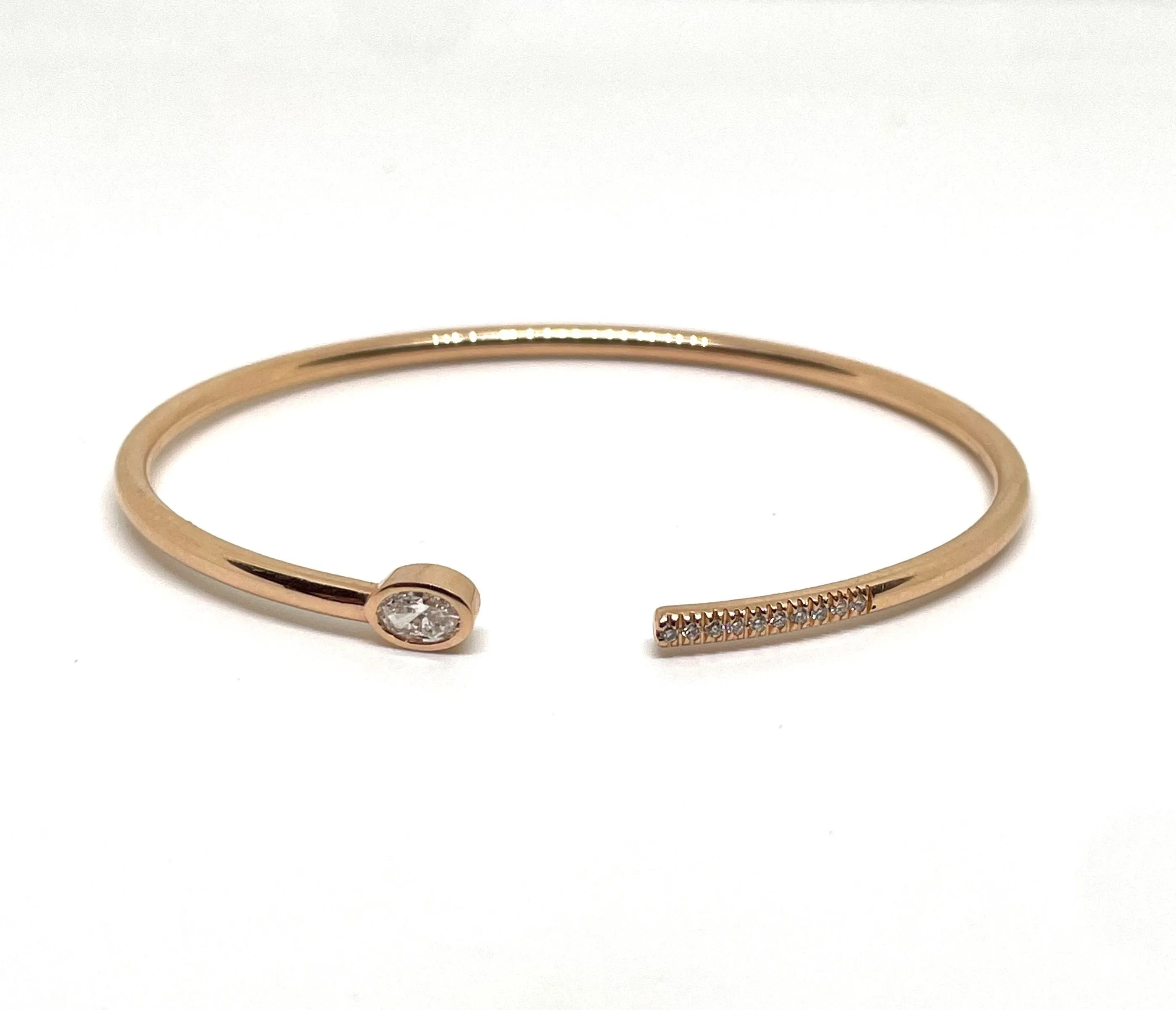 Bracelet jonc ouvert or rose et diamants sold by 58 Facettes product image thumbnail 2