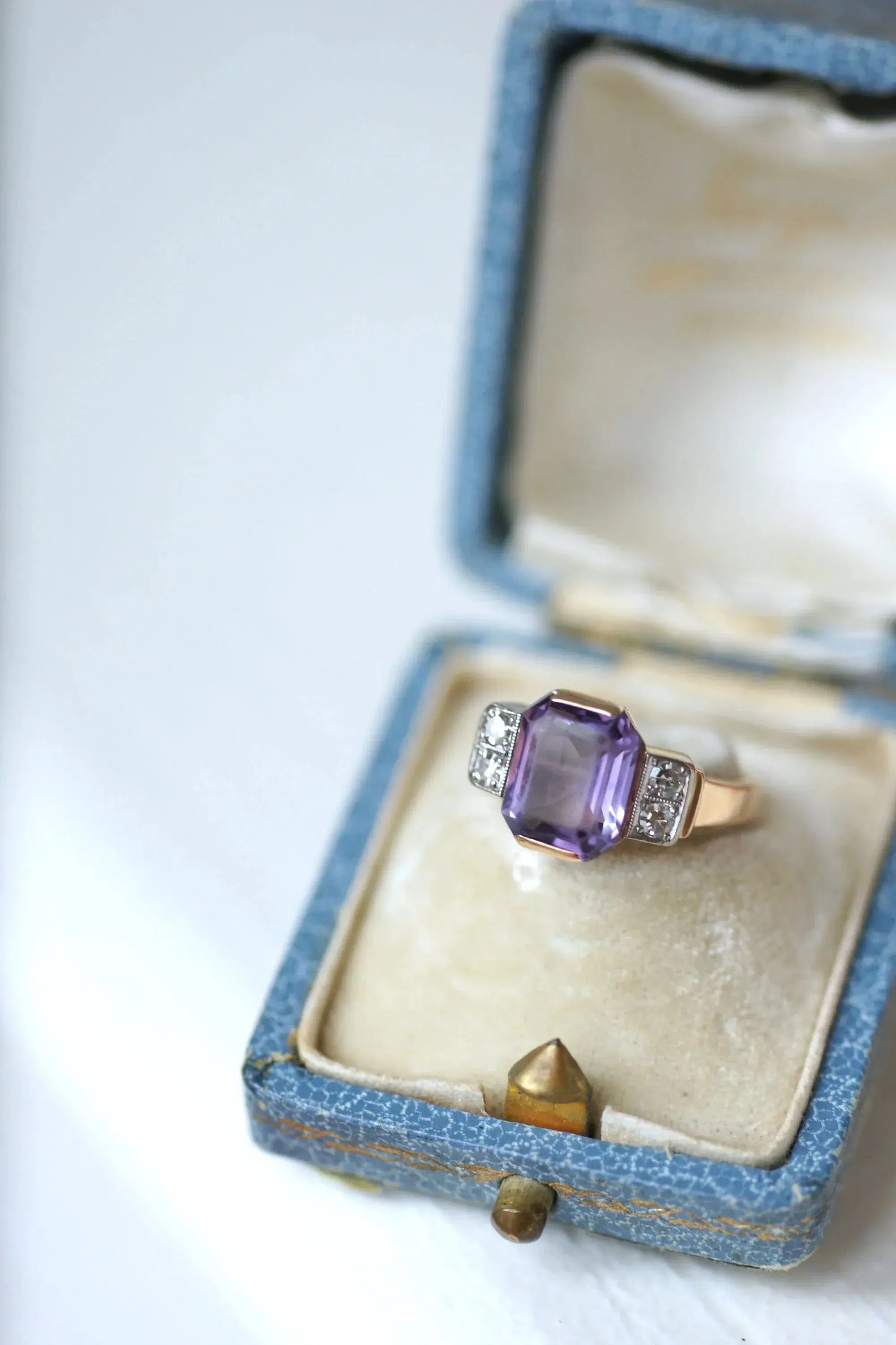 Bague Art Déco améthyste et diamants sold by 58 Facettes product image thumbnail 3
