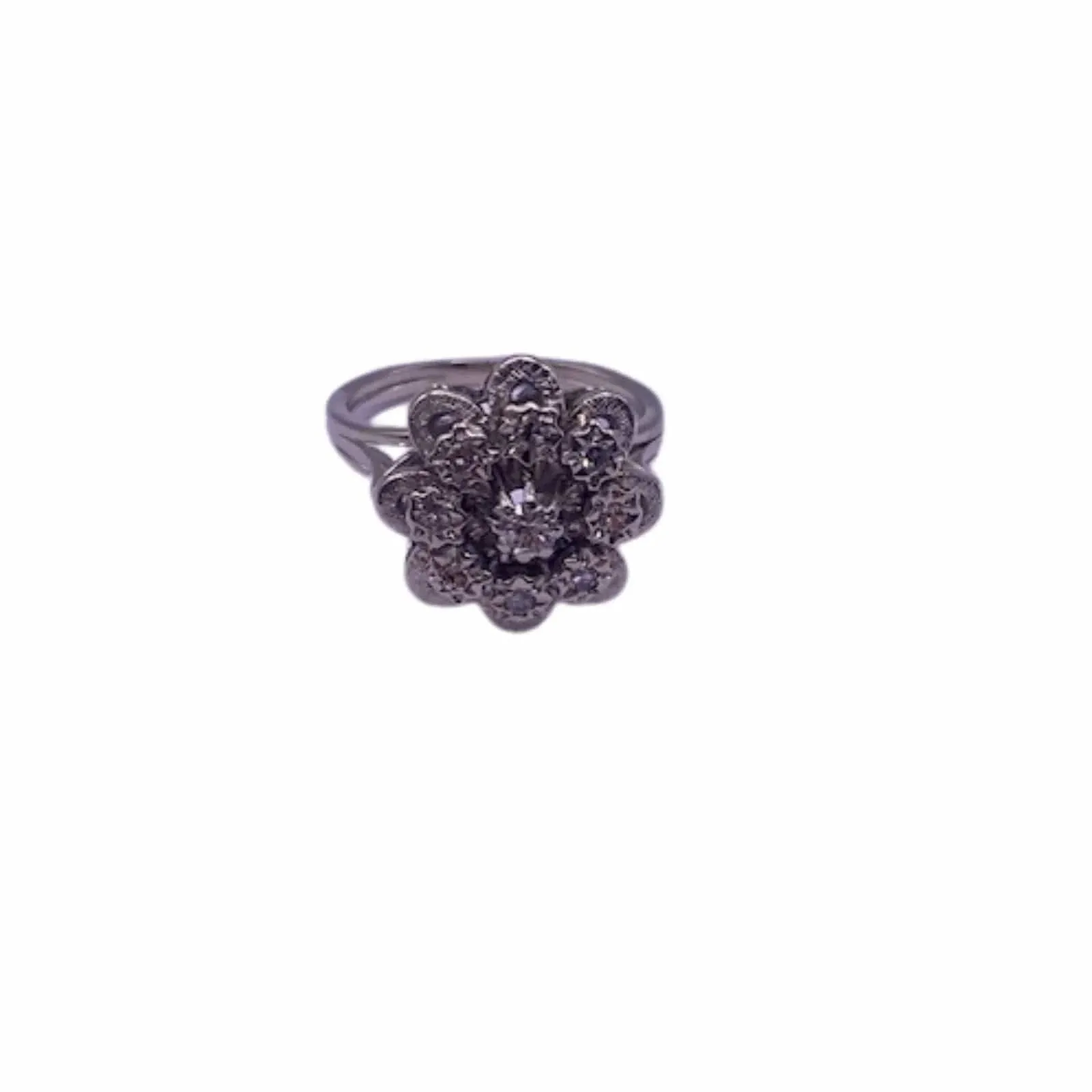 Bague Entourage Fleur Or Blanc 18 k Diamants sold by 58 Facettes