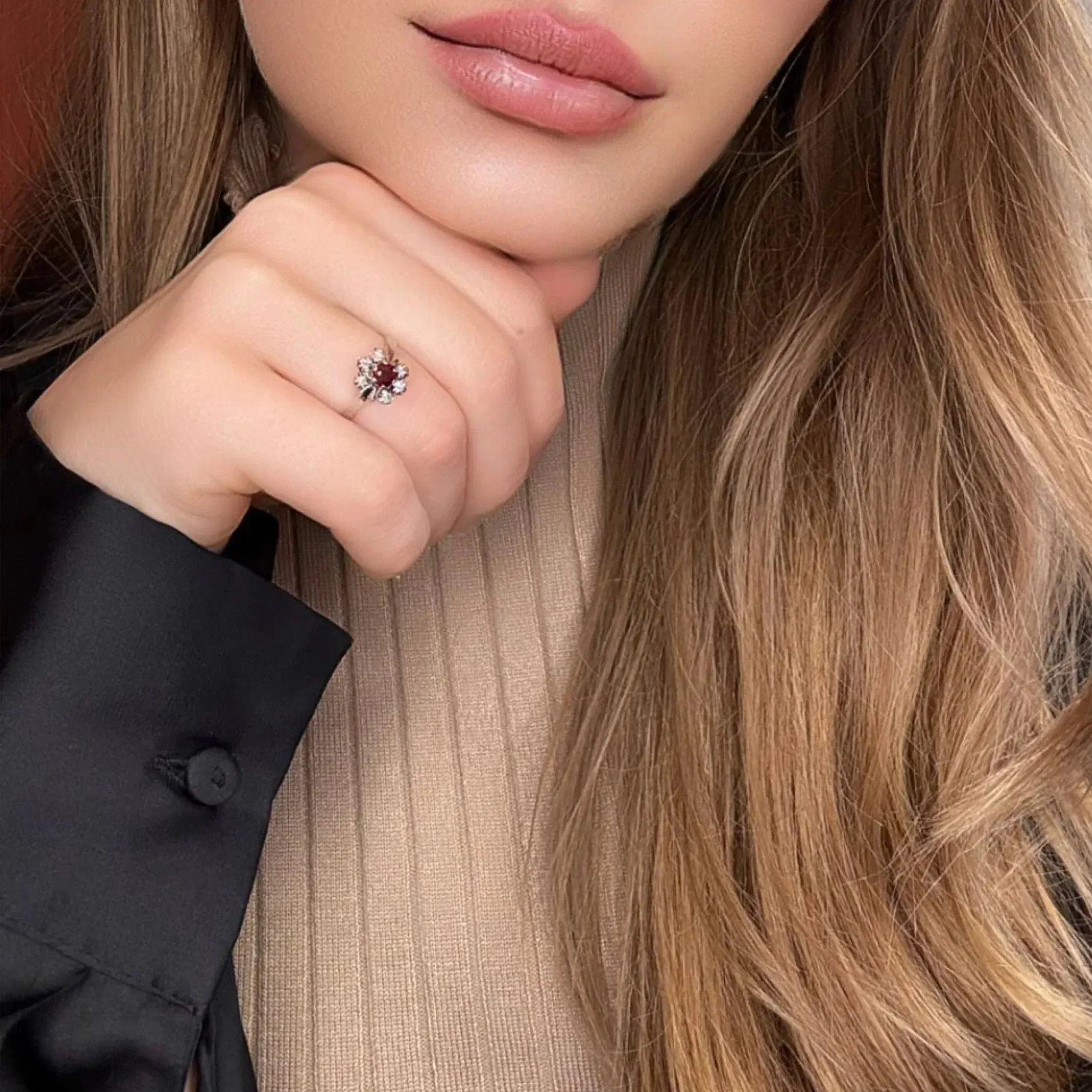 Bague Marguerite Or Blanc 18k Rubis & Diamants sold by 58 Facettes product image thumbnail 2