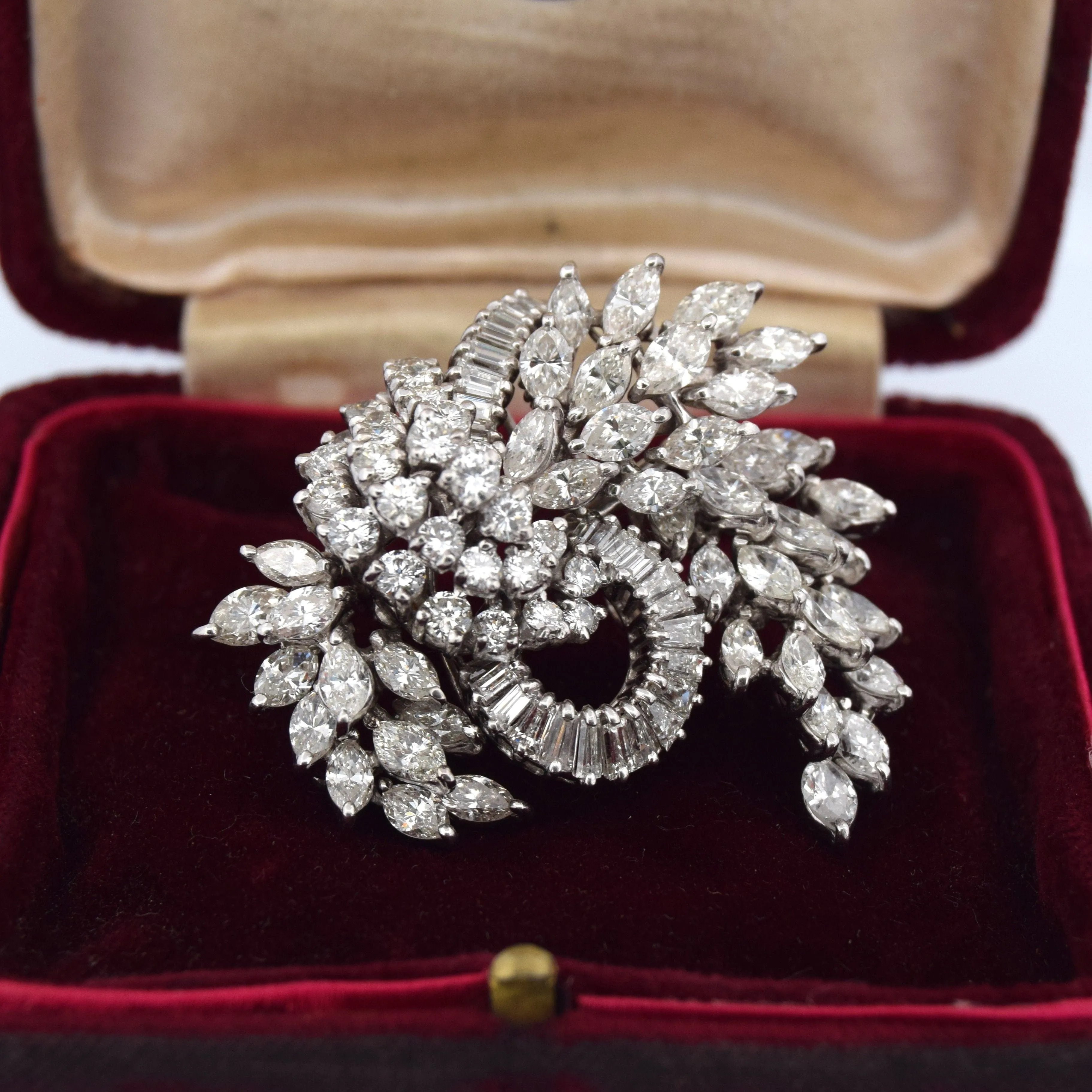 Broche ancienne en platine des années 1930 sold by 58 Facettes product image thumbnail 2