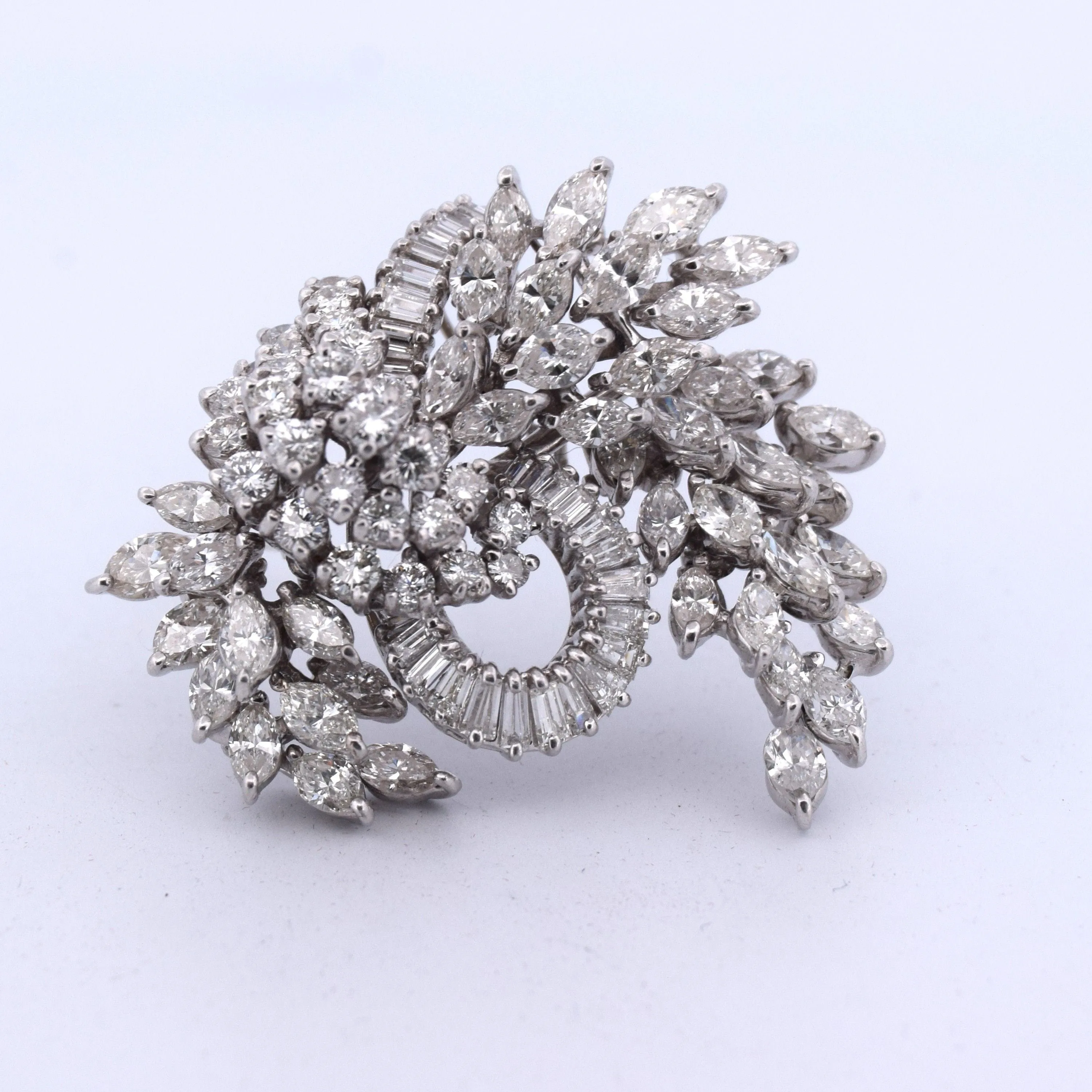 Broche ancienne en platine des années 1930 sold by 58 Facettes product image thumbnail 3