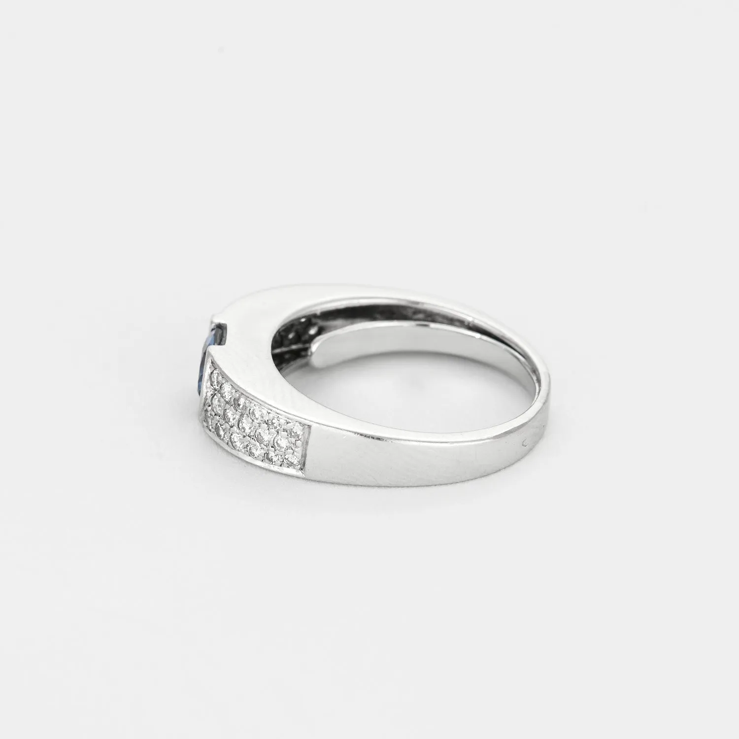 Bague bandeau en or blanc, saphir et diamants sold by 58 Facettes product image thumbnail 4