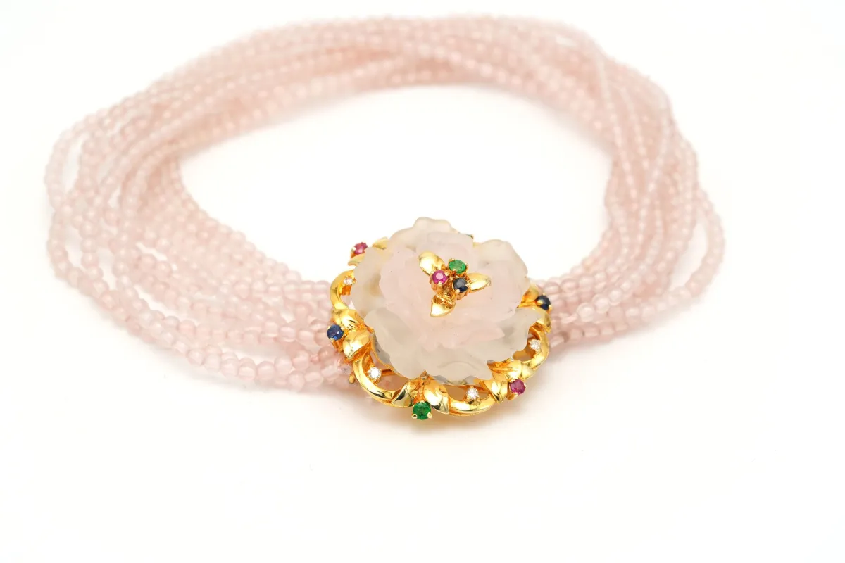 Bracelet chinois contemporain or jaune, quartz rose, émeraudes, rubis et saphirs sold by 58 Facettes