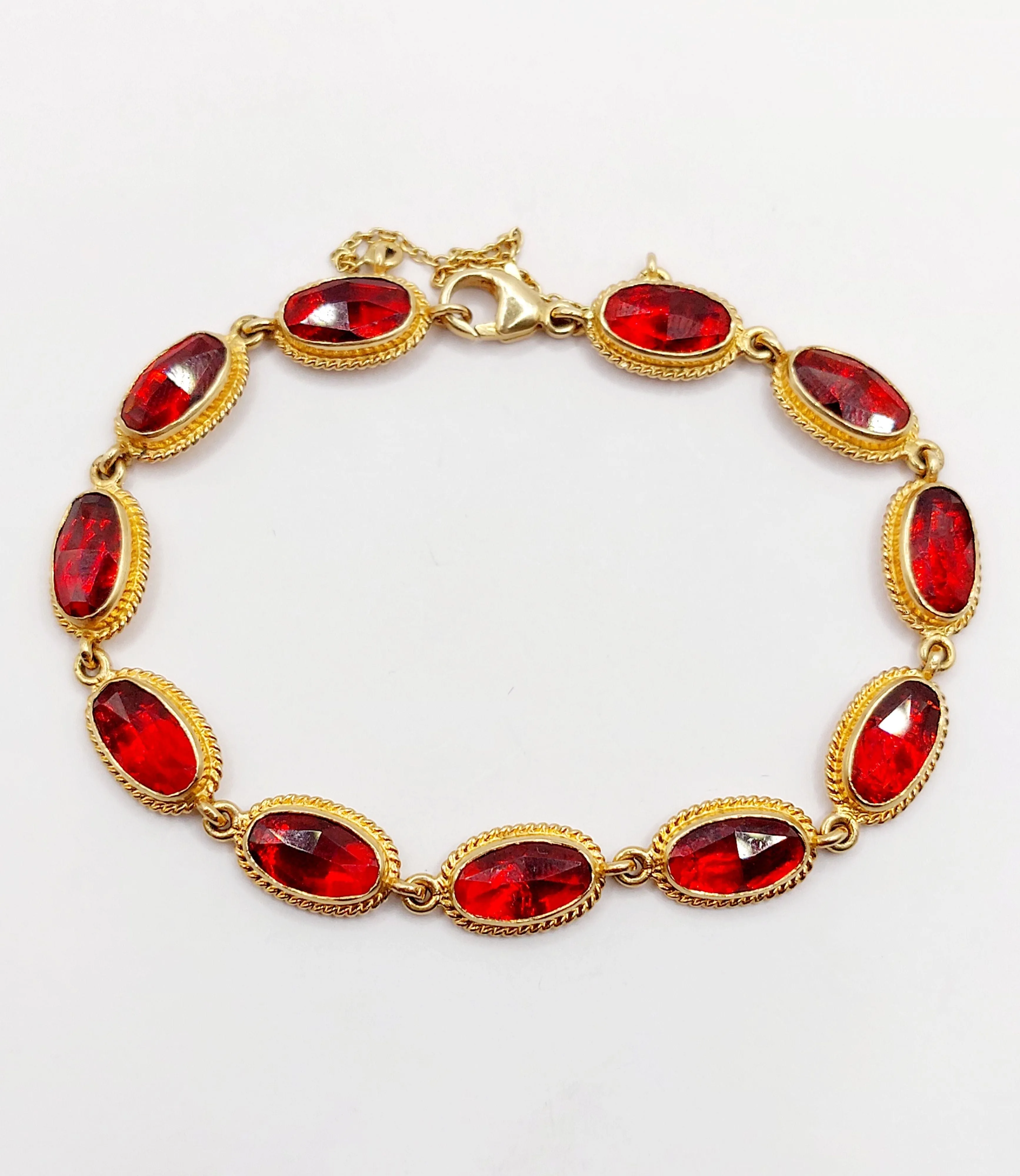Bracelet vintage en or 18k aux grenats de Perpignan sold by 58 Facettes product image thumbnail 3