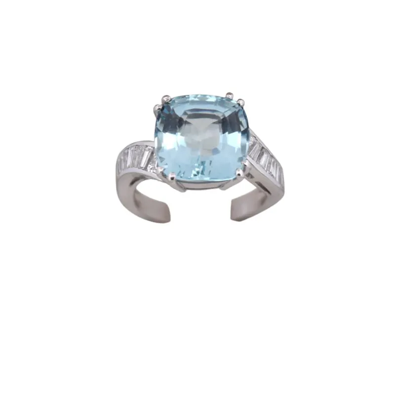 Bague en or blanc avec aigue-marine et diamants baguette sold by 58 Facettes