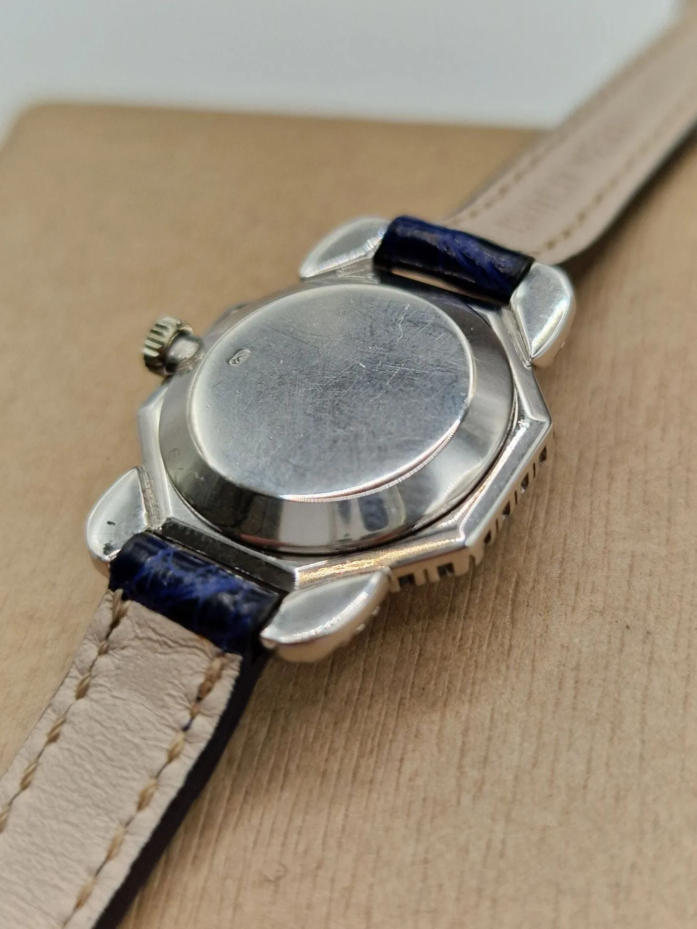 Montre Vacheron Constantin en or avec lunette en diamant sold by 58 Facettes product image thumbnail 4