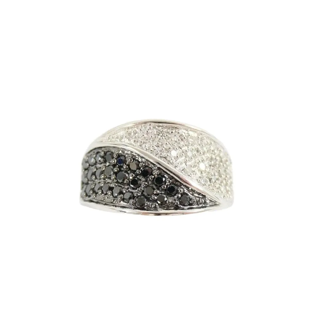 Bague bandeau en or gris, diamants noirs et blancs sold by 58 Facettes