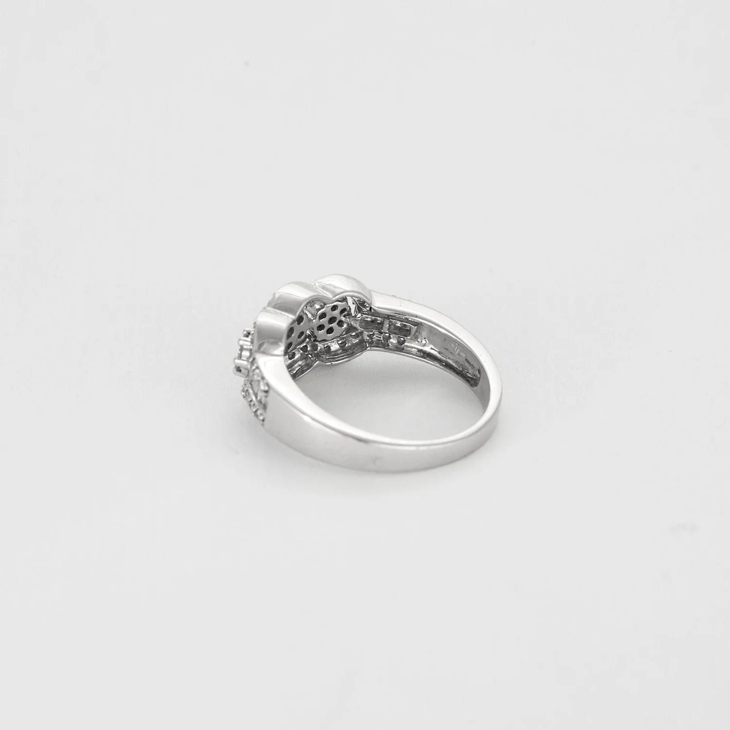 Bague tricercle en or blanc et diamants sold by 58 Facettes product image thumbnail 4