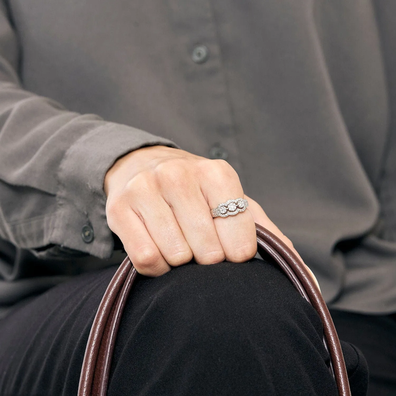 Bague tricercle en or blanc et diamants sold by 58 Facettes product image thumbnail 2