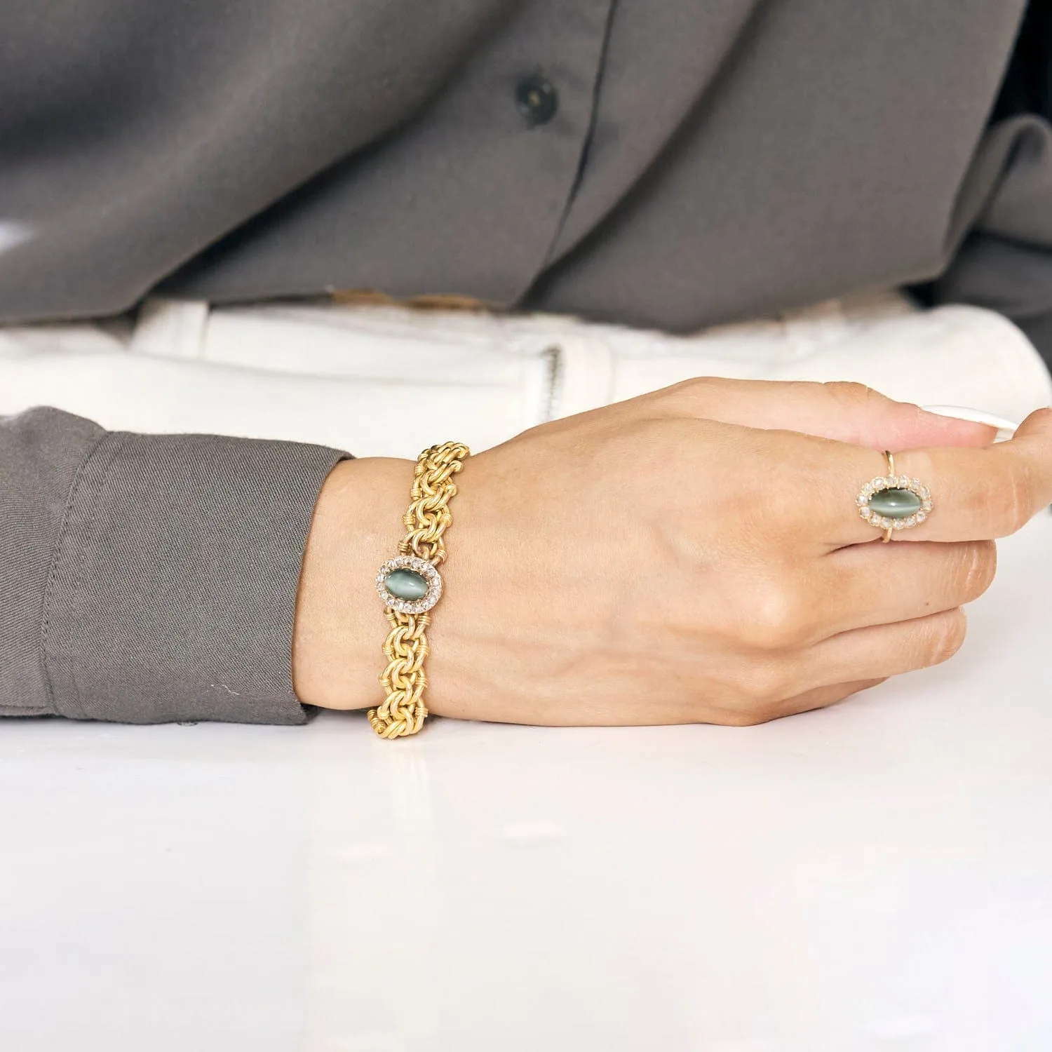 Bracelet or jaune, quartz oeil de chat et diamants sold by 58 Facettes product image thumbnail 2