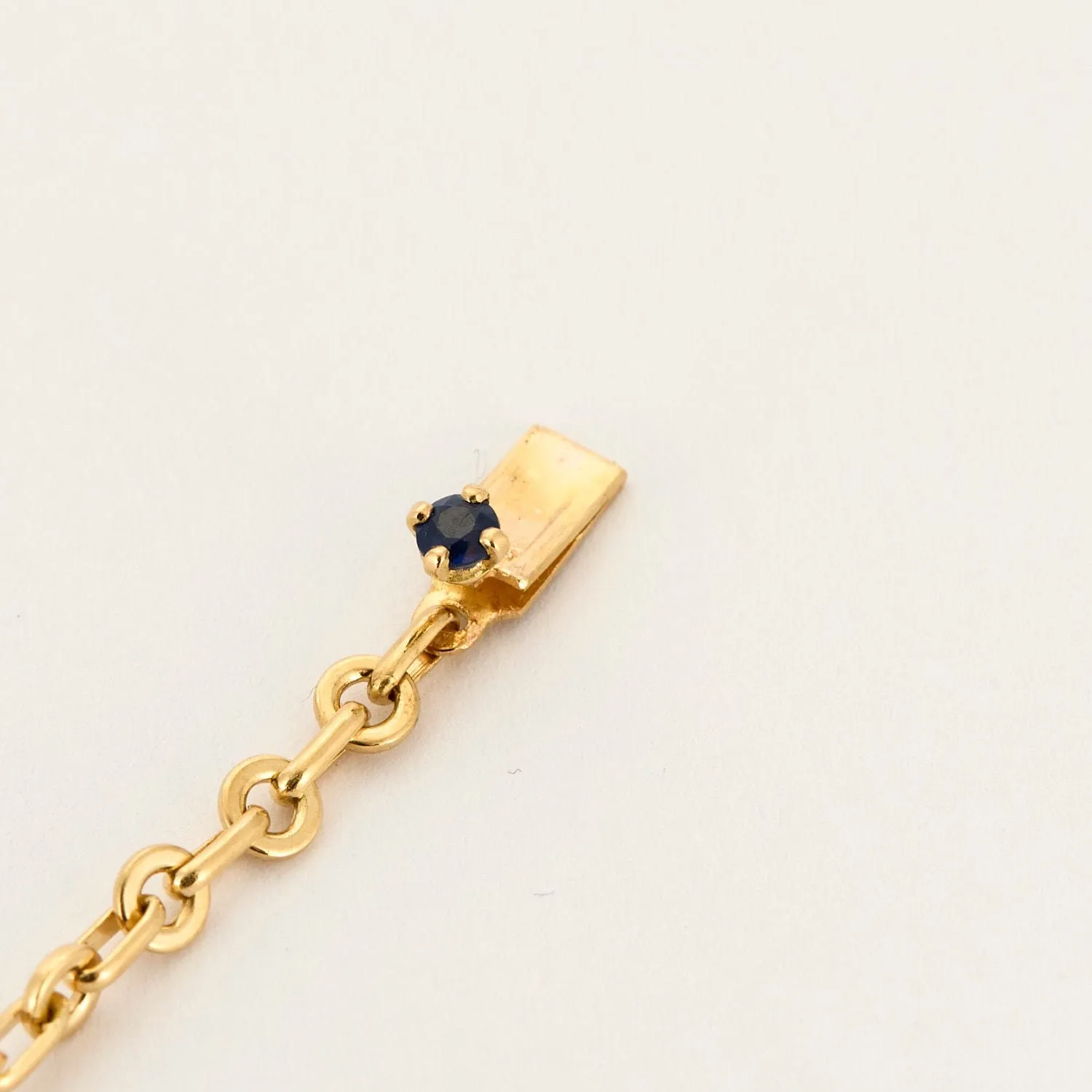 Bracelet torsadé en or jaune saphir et diamants. sold by 58 Facettes product image thumbnail 4