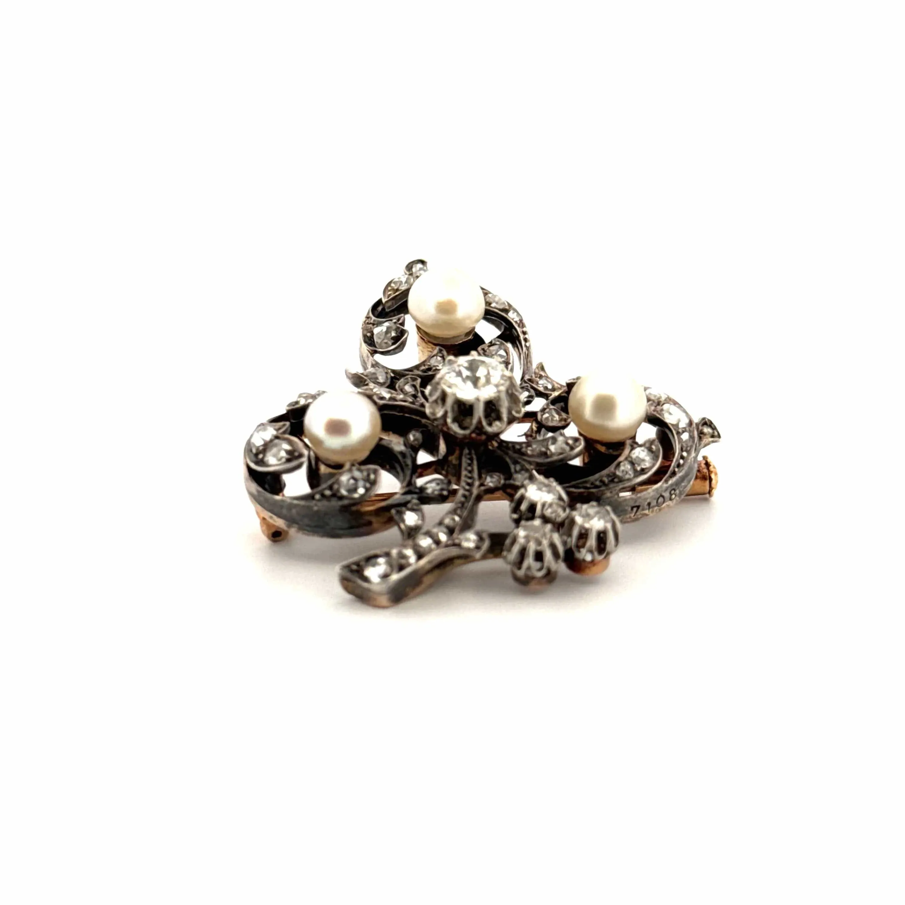 Broche Trèfle or blanc diamants et perles de culture sold by 58 Facettes product image thumbnail 3