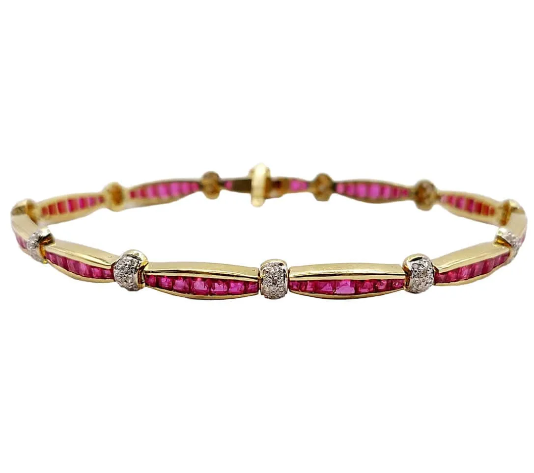 Bracelet Art déco or jaune, rubis calibrés synthétiques et diamants sold by 58 Facettes