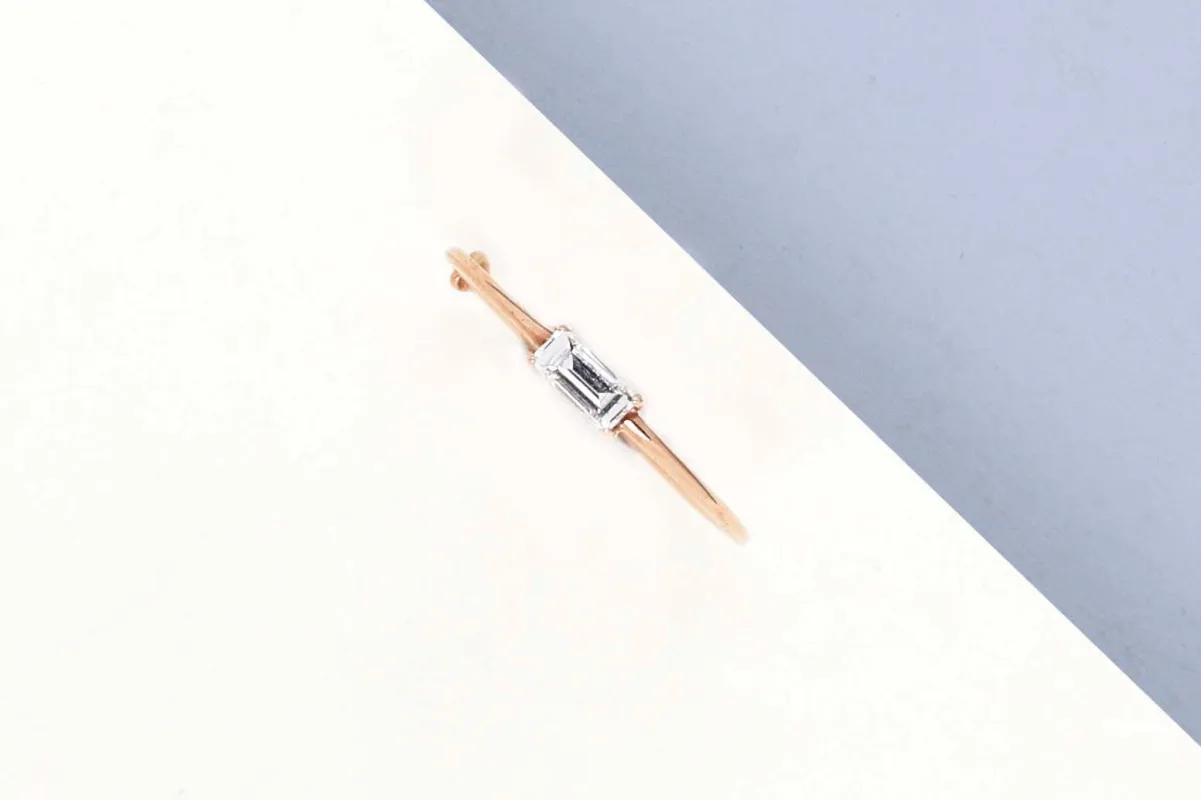 Bague en or rose - Diamant baguette made by 58 Facettes