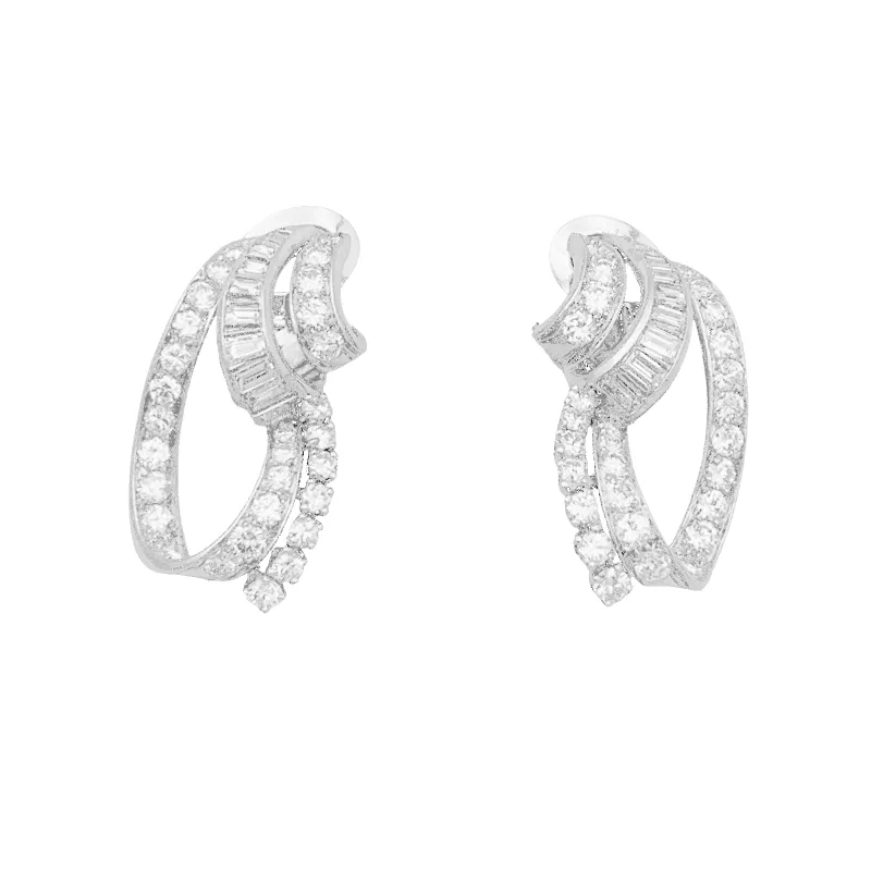 Boucles d'oreilles or blanc, diamants. sold by 58 Facettes