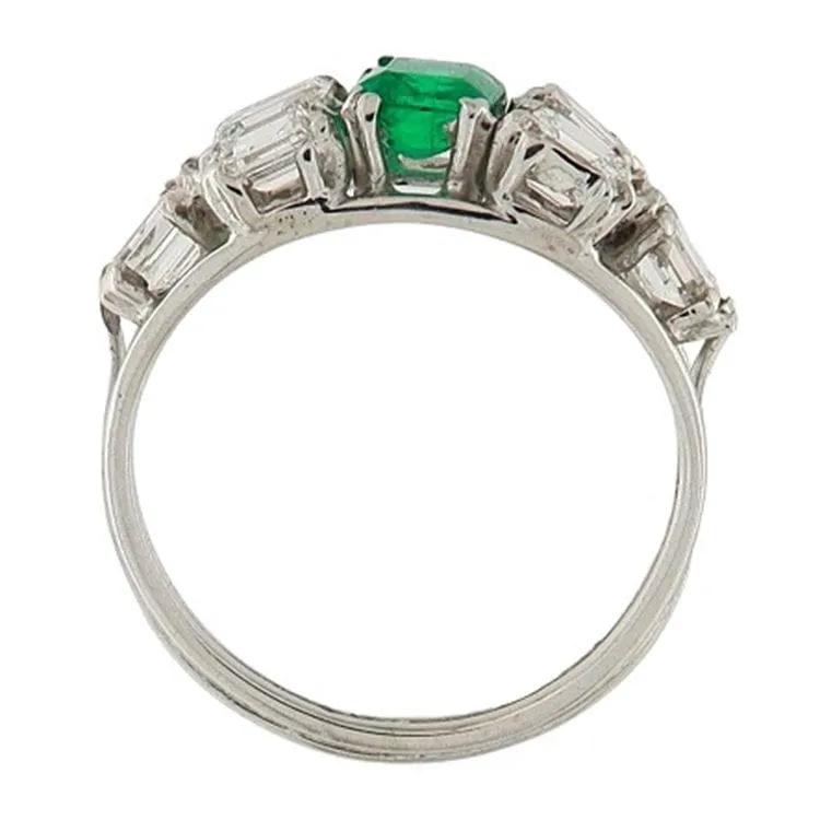 Bague en or blanc avec émeraude et diamants sold by 58 Facettes product image thumbnail 4