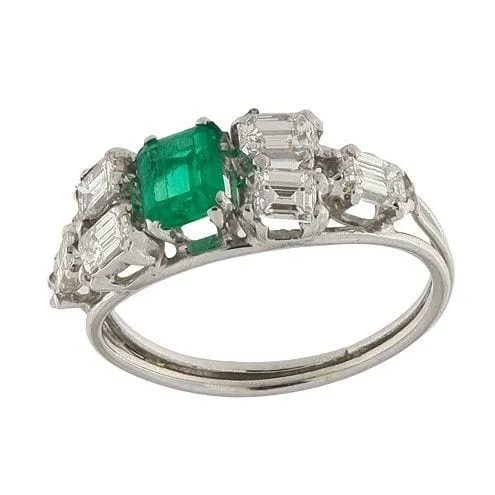 Bague en or blanc avec émeraude et diamants sold by 58 Facettes