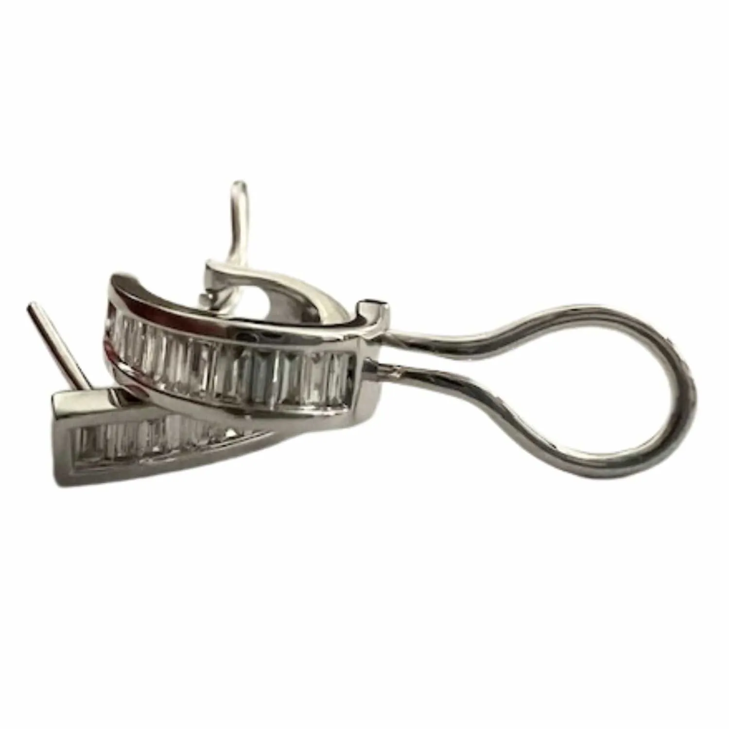 BOUCLES D'OREILLES AU DESIGN CONTEMPORAIN DU XXE SIÈCLE EN OR 18 KT AVEC DIAMANTS sold by 58 Facettes product image thumbnail 4