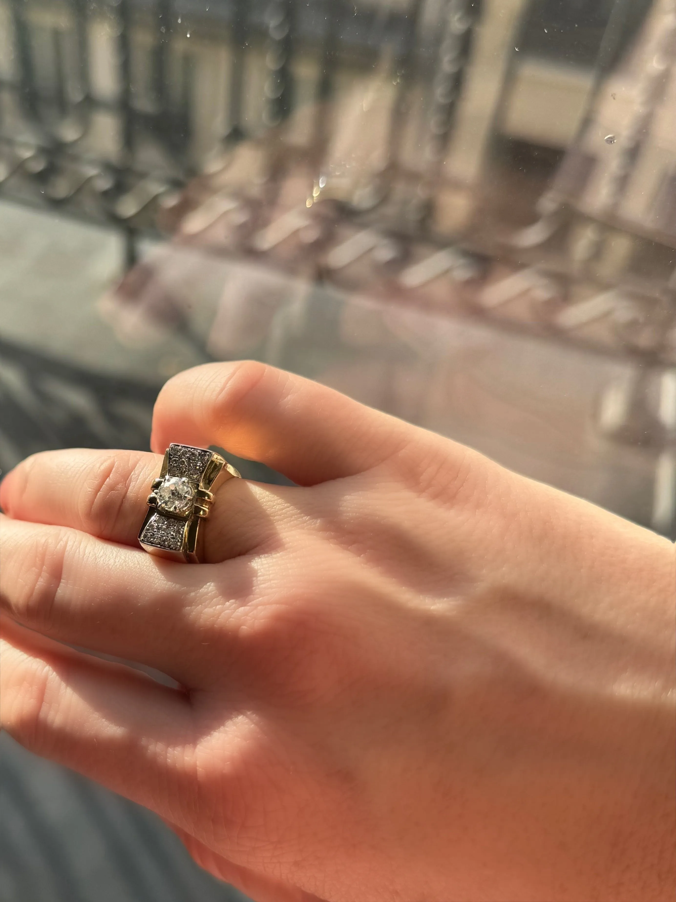 Bague tank nœud en or jaune et or gris 18K, platine, diamants sold by 58 Facettes product image thumbnail 3