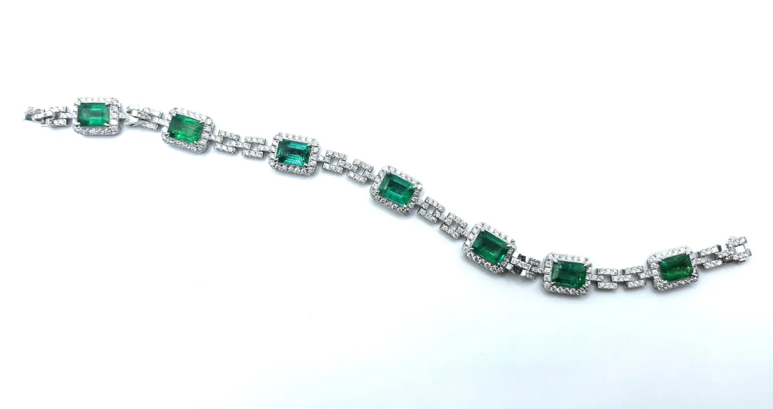 Bracelet rivière en or gris, émeraudes et diamants sold by 58 Facettes