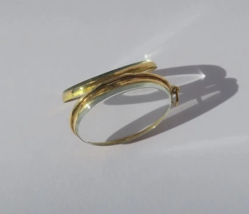 Pendentif médaillon porte-photo ancien en or rose sold by 58 Facettes product image thumbnail 3