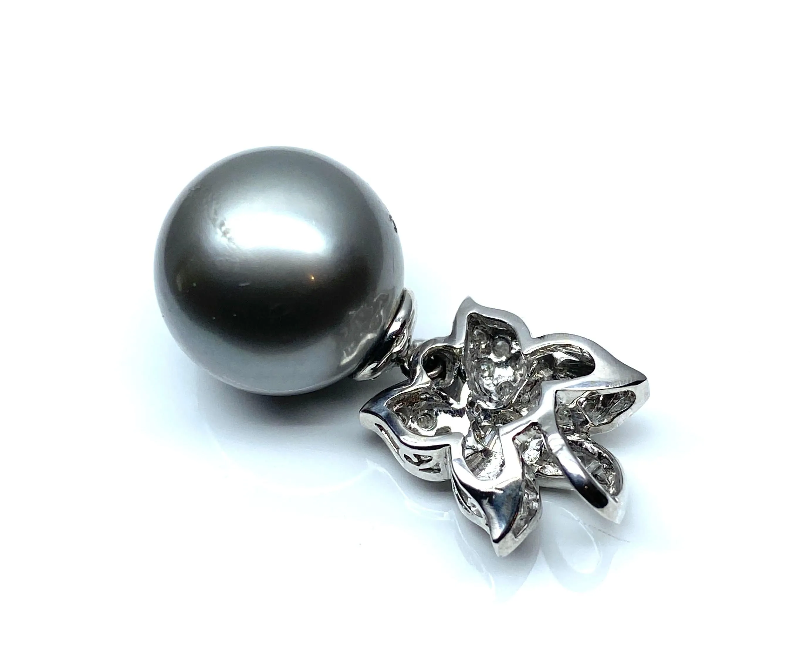 Pendentif en or blanc, perle de Tahiti et diamants sold by 58 Facettes product image thumbnail 5