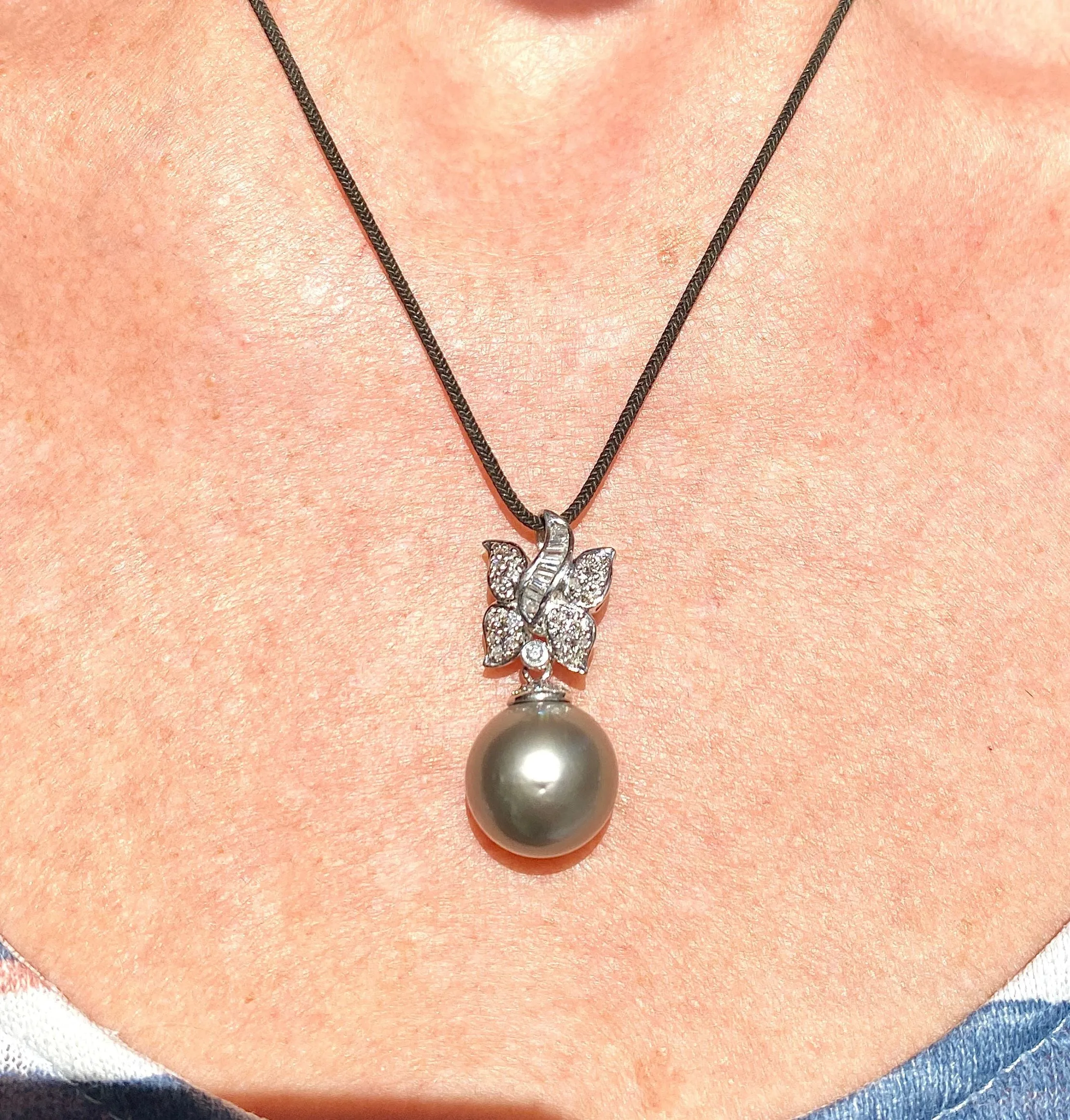 Pendentif en or blanc, perle de Tahiti et diamants sold by 58 Facettes product image thumbnail 2