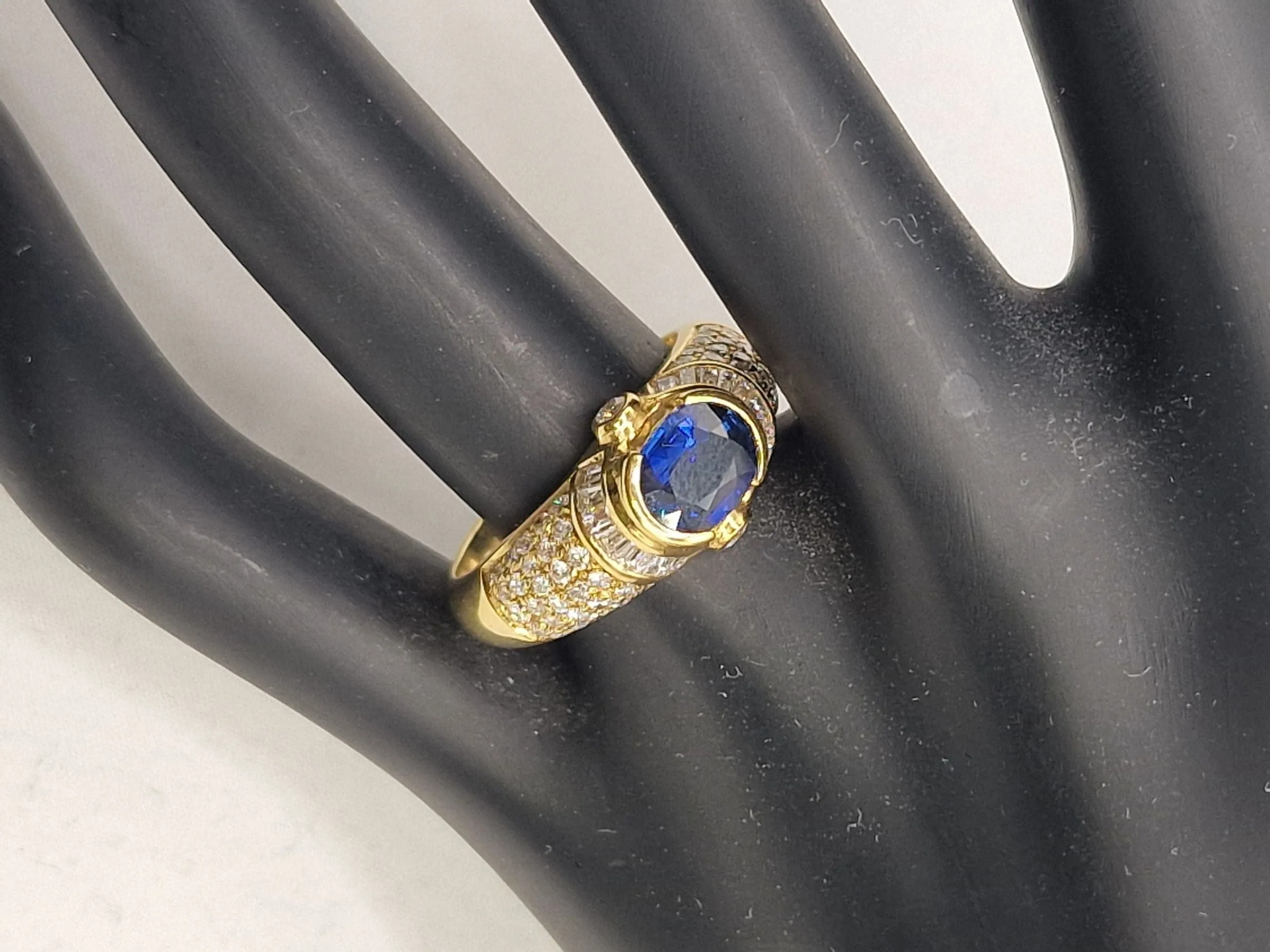 Bague vintage style trombino en or jaune 18 carats, saphir et diamants sold by 58 Facettes product image thumbnail 2