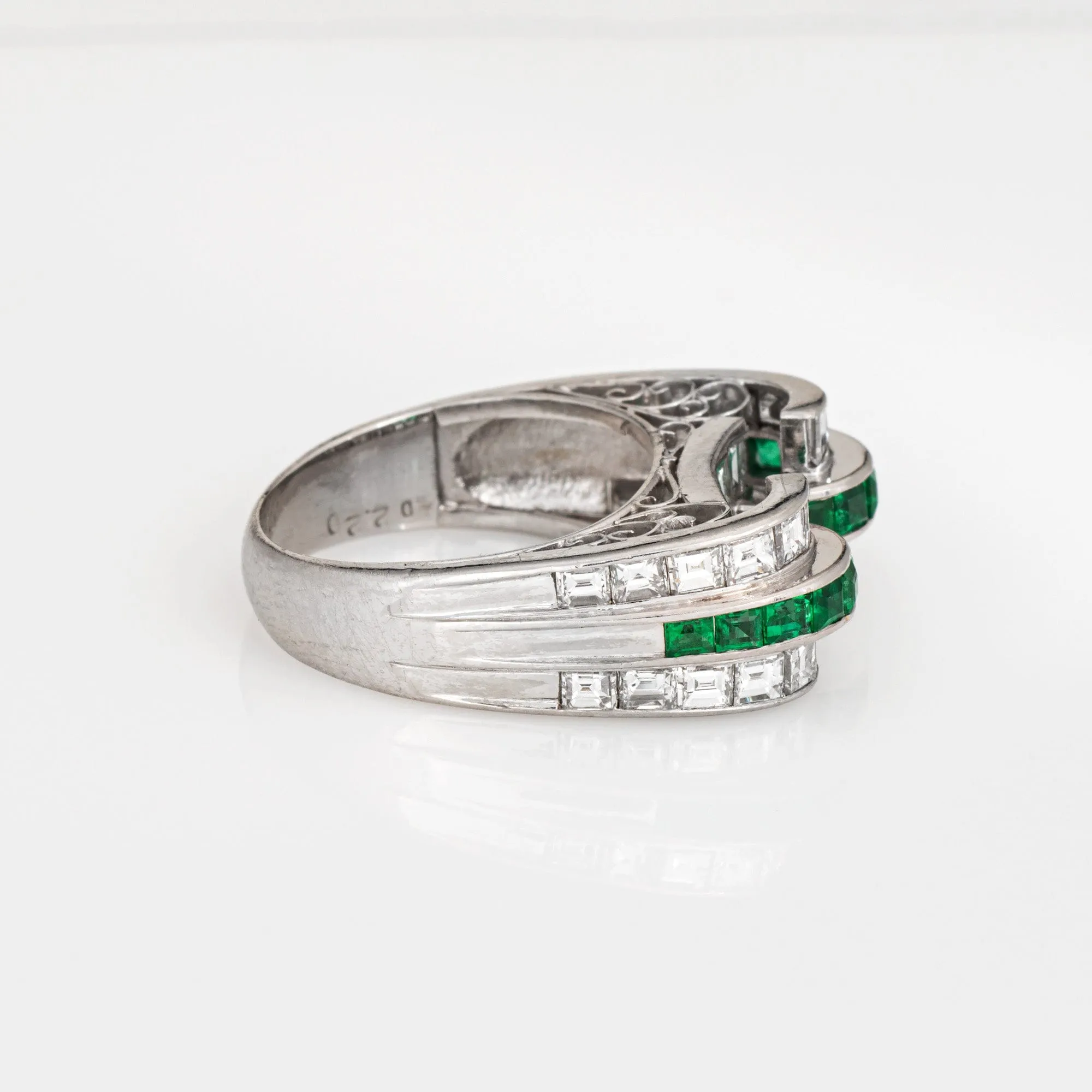 Bague vintage en platine 850, émeraudes et diamants sold by 58 Facettes product image thumbnail 4