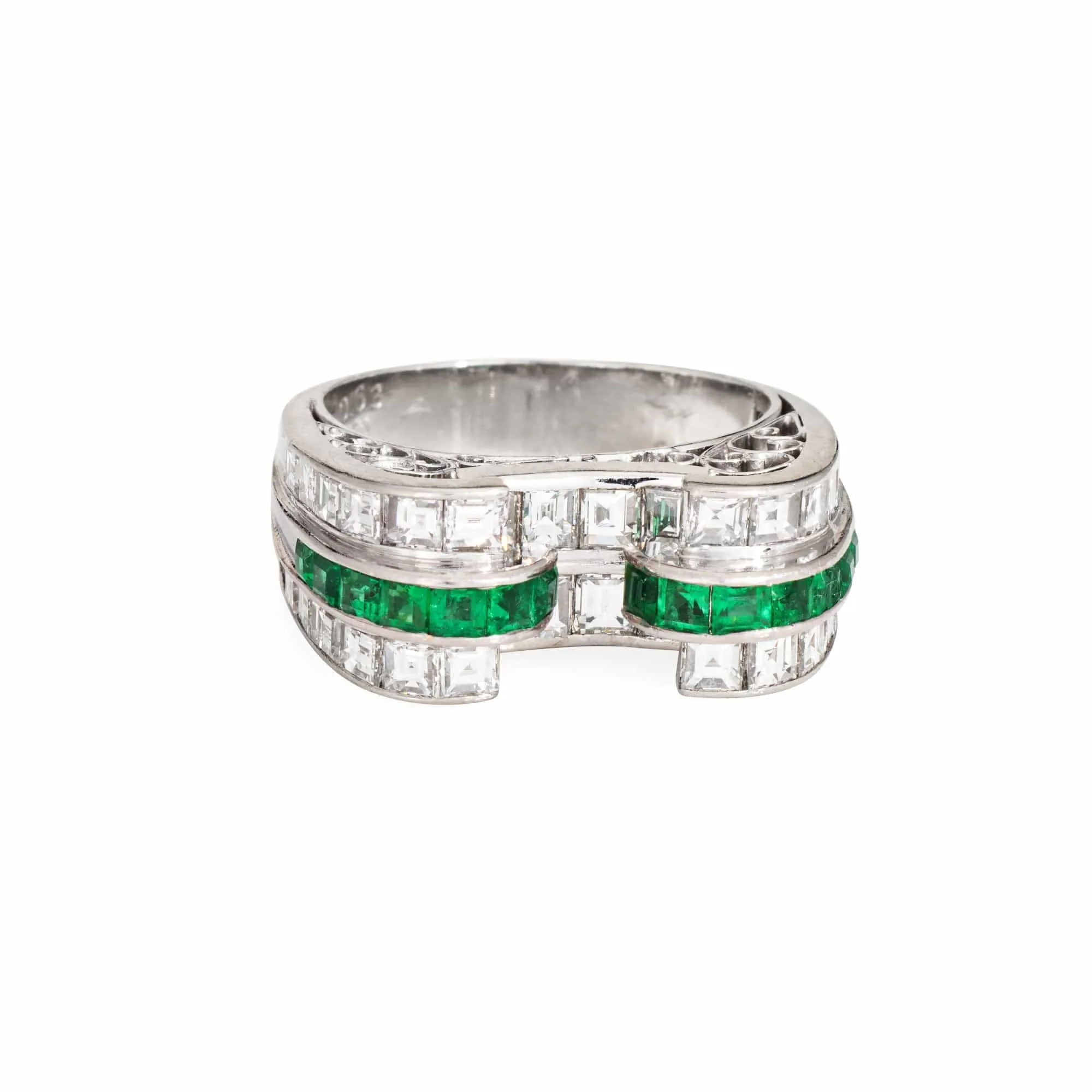 Bague vintage en platine 850, émeraudes et diamants sold by 58 Facettes