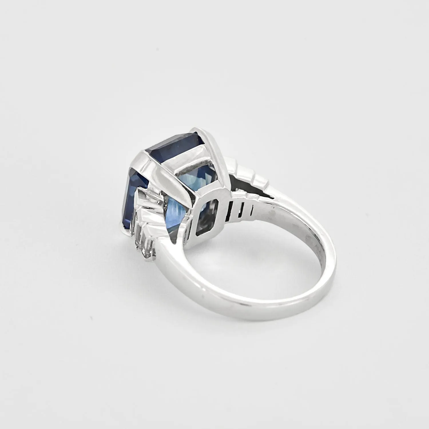 Bague en or blanc et saphir sold by 58 Facettes product image thumbnail 5