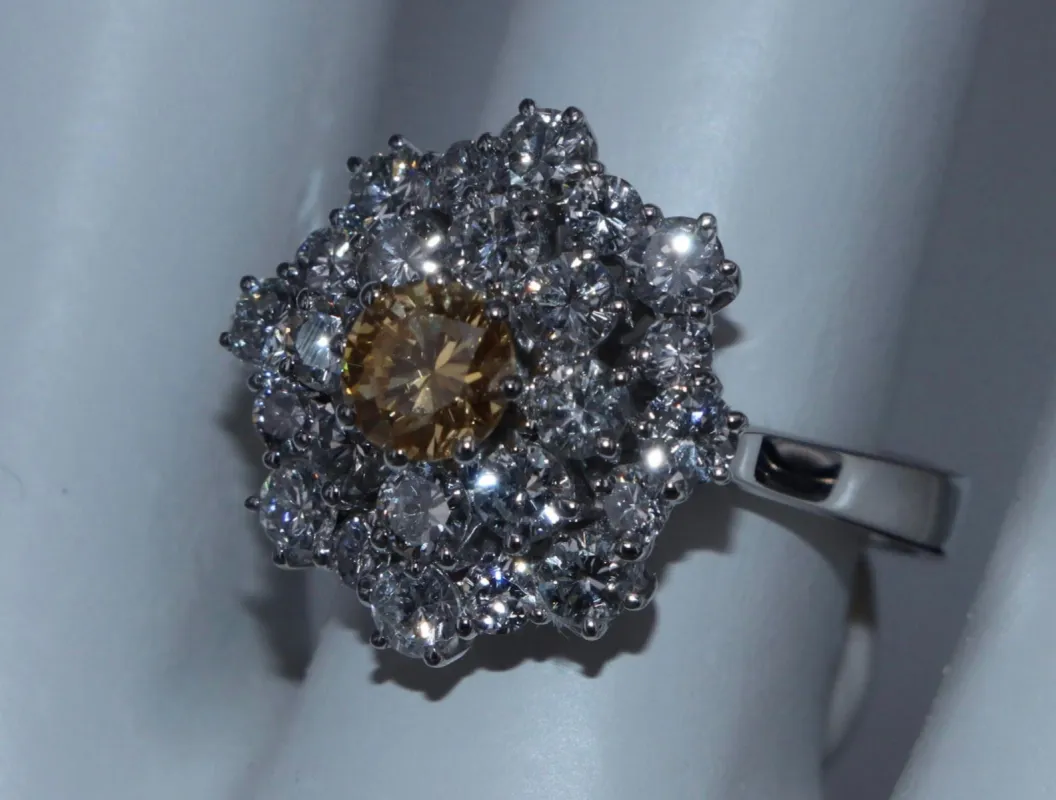 Bague en or blanc tendance Orange Diamond sold by 58 Facettes