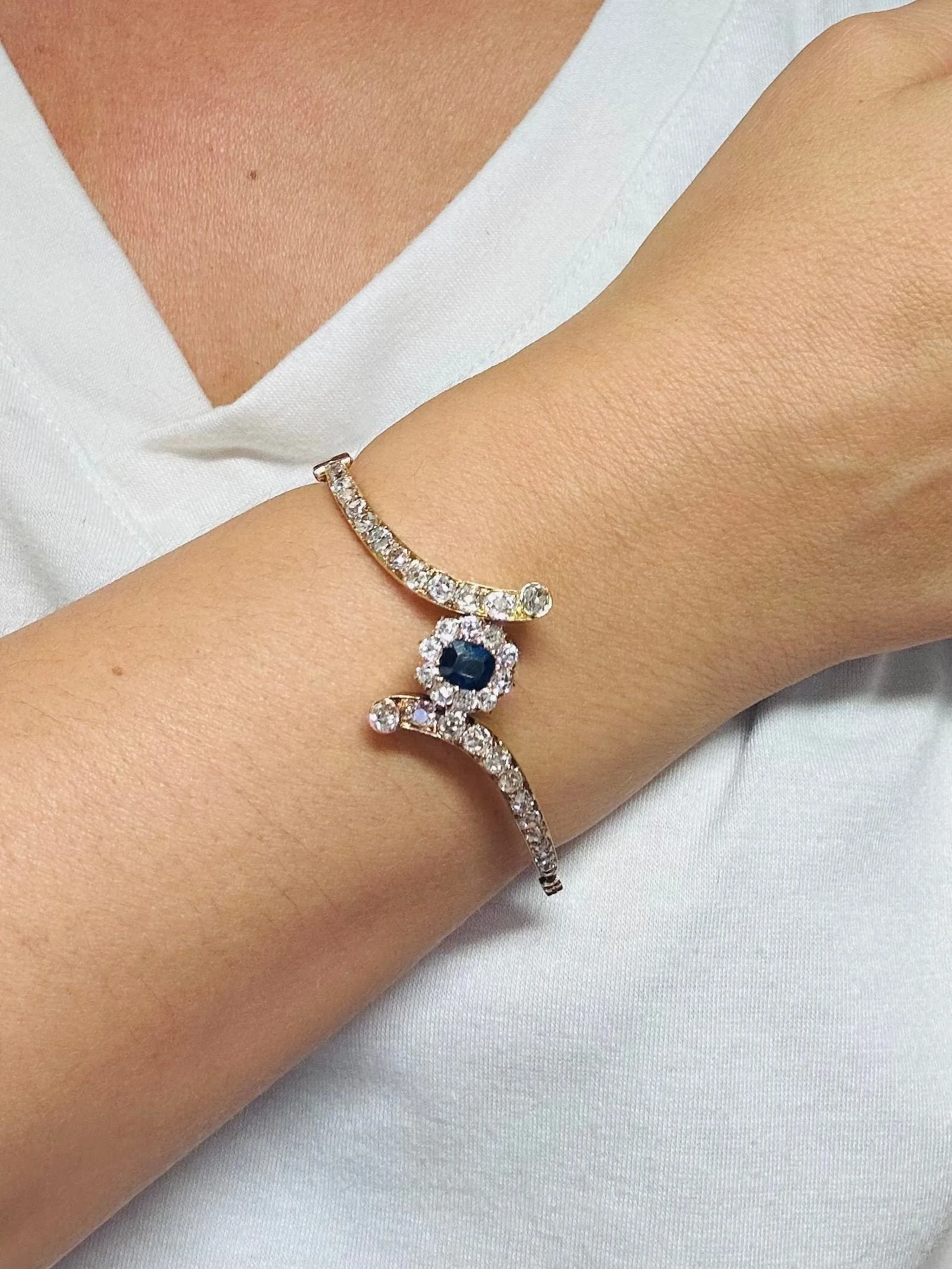 Bracelet rigide en or jaune, saphir et diamants sold by 58 Facettes product image thumbnail 2