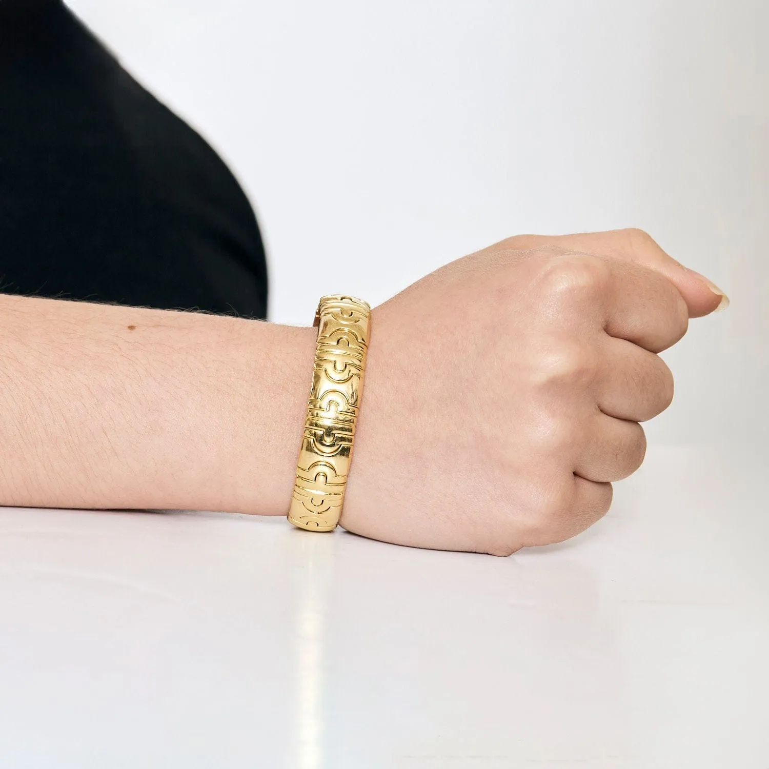 Bracelet jonc ouvert en or jaune sold by 58 Facettes product image thumbnail 2