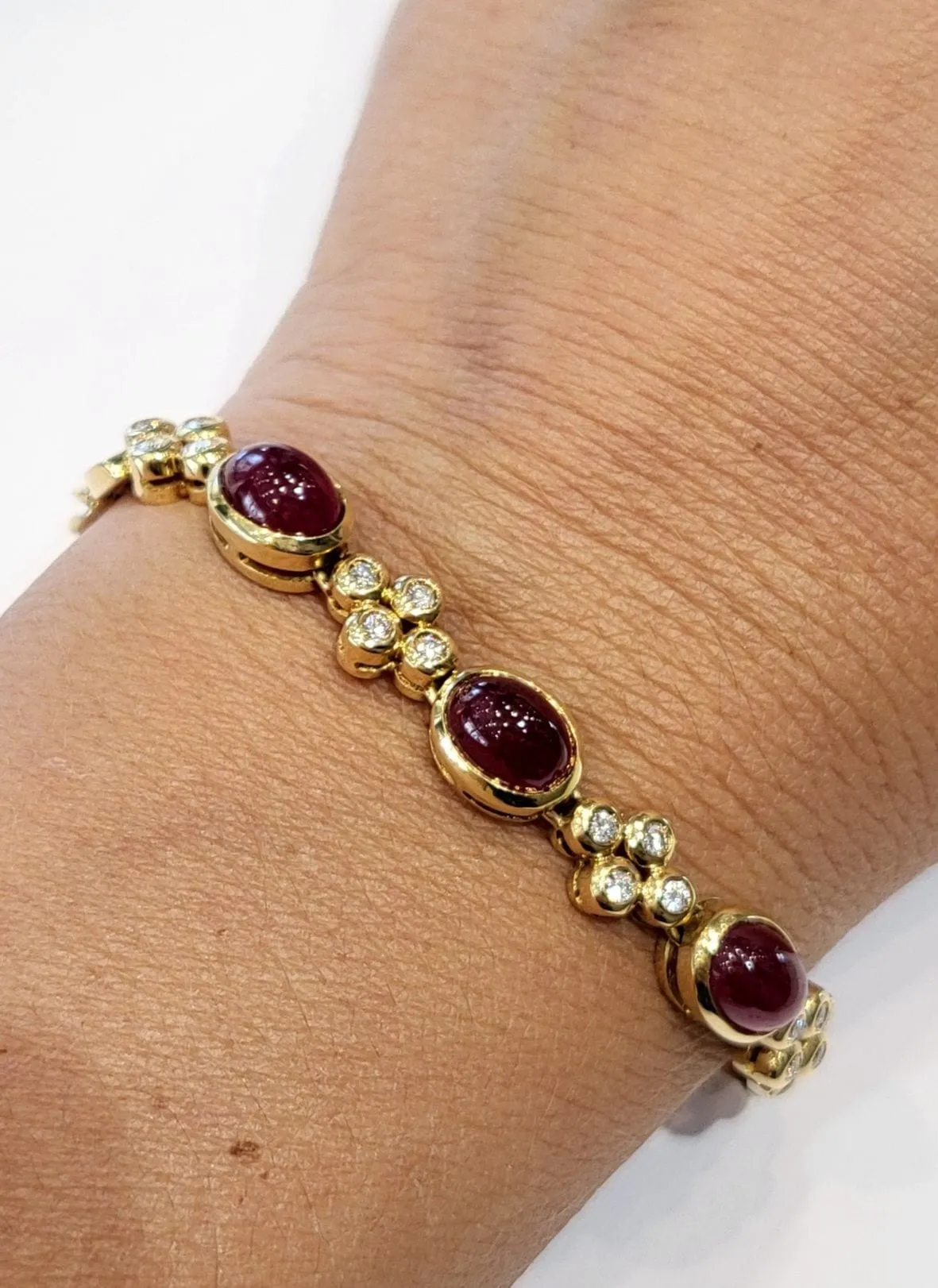 Bracelet Rubis cabochons et diamants sold by 58 Facettes product image thumbnail 2