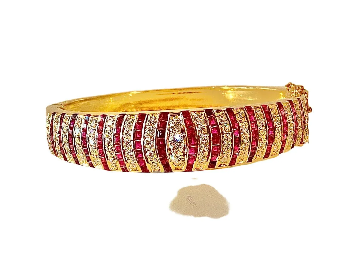Bracelet jonc en or jaune 18 carats, rubis et diamants sold by 58 Facettes