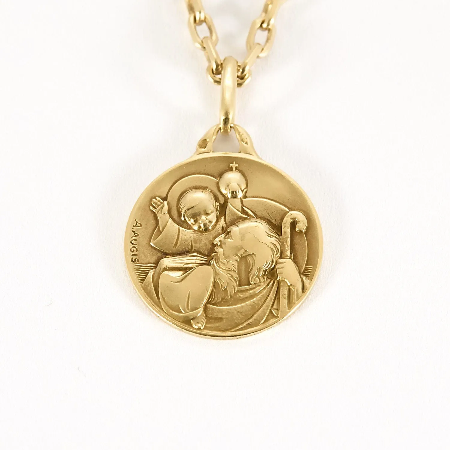 Chaîne en or jaune et médaille augis sold by 58 Facettes