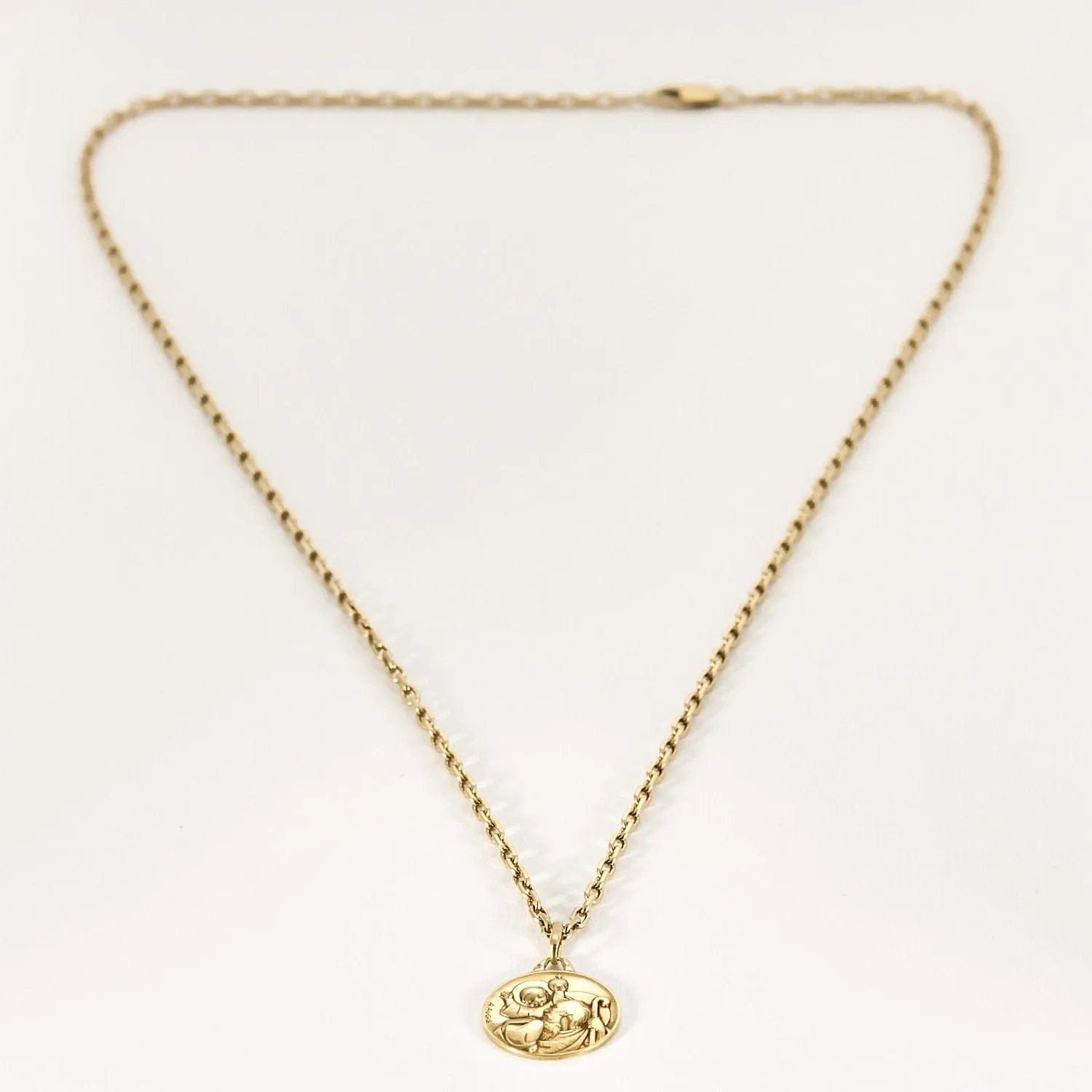Chaîne en or jaune et médaille augis sold by 58 Facettes product image thumbnail 3