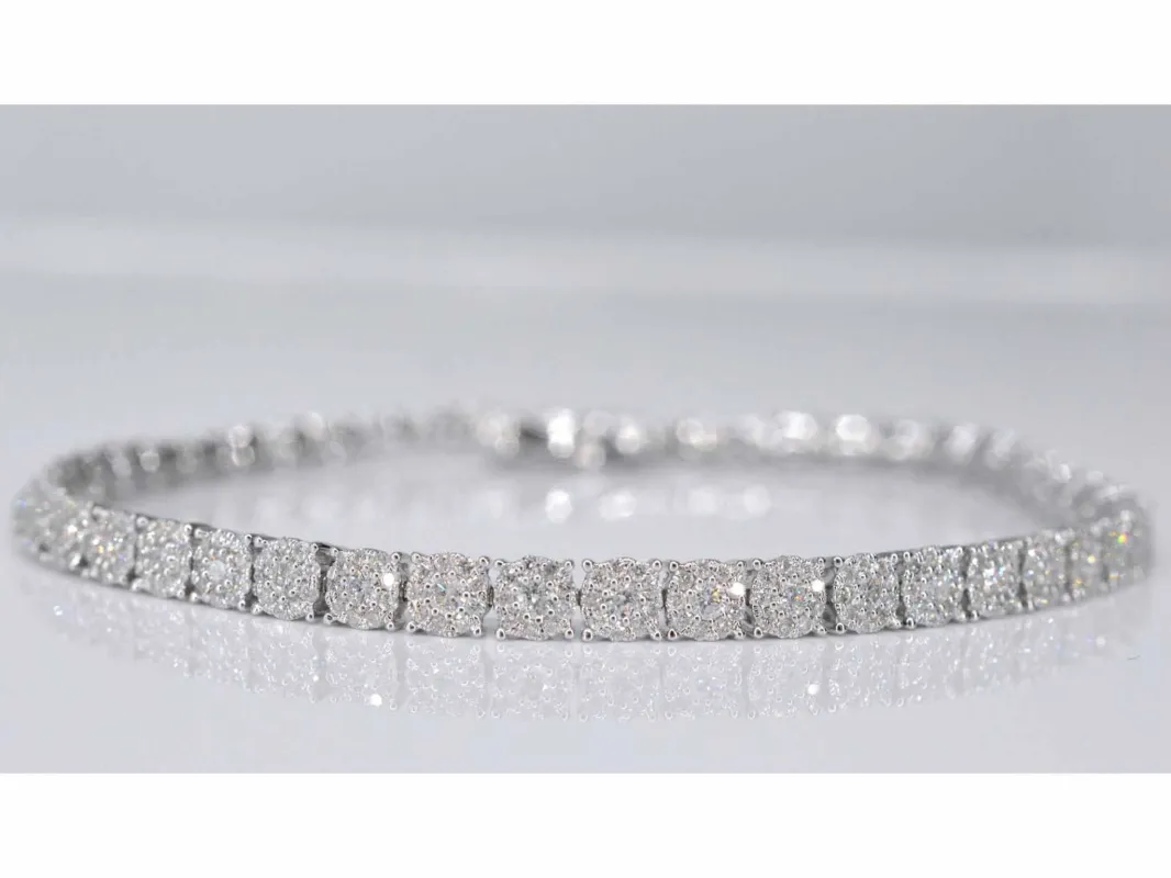 Bracelet tennis en or blanc avec diamants sold by 58 Facettes