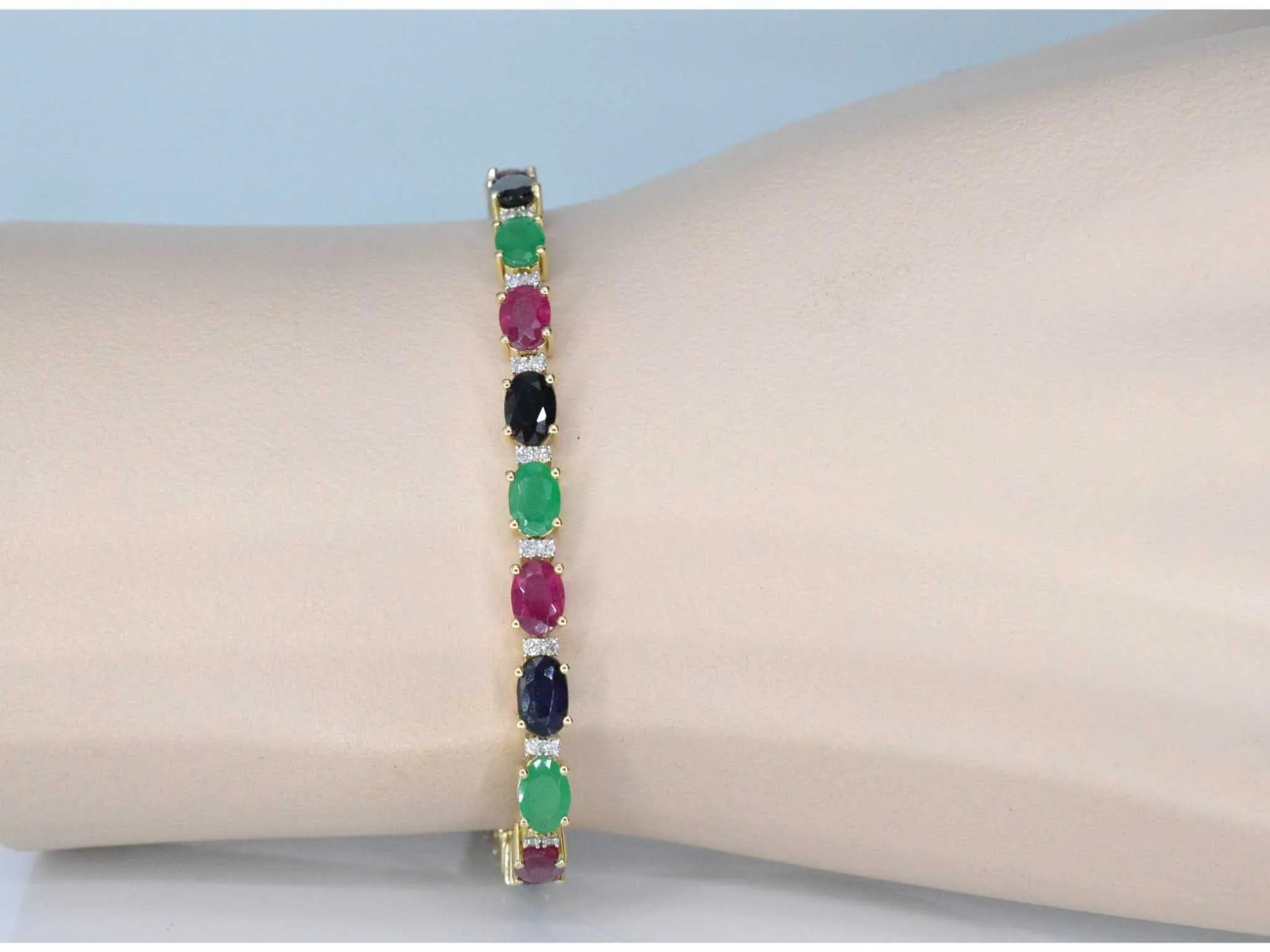 Bracelet tennis en or avec diamants, saphir, rubis et émeraude sold by 58 Facettes product image thumbnail 2
