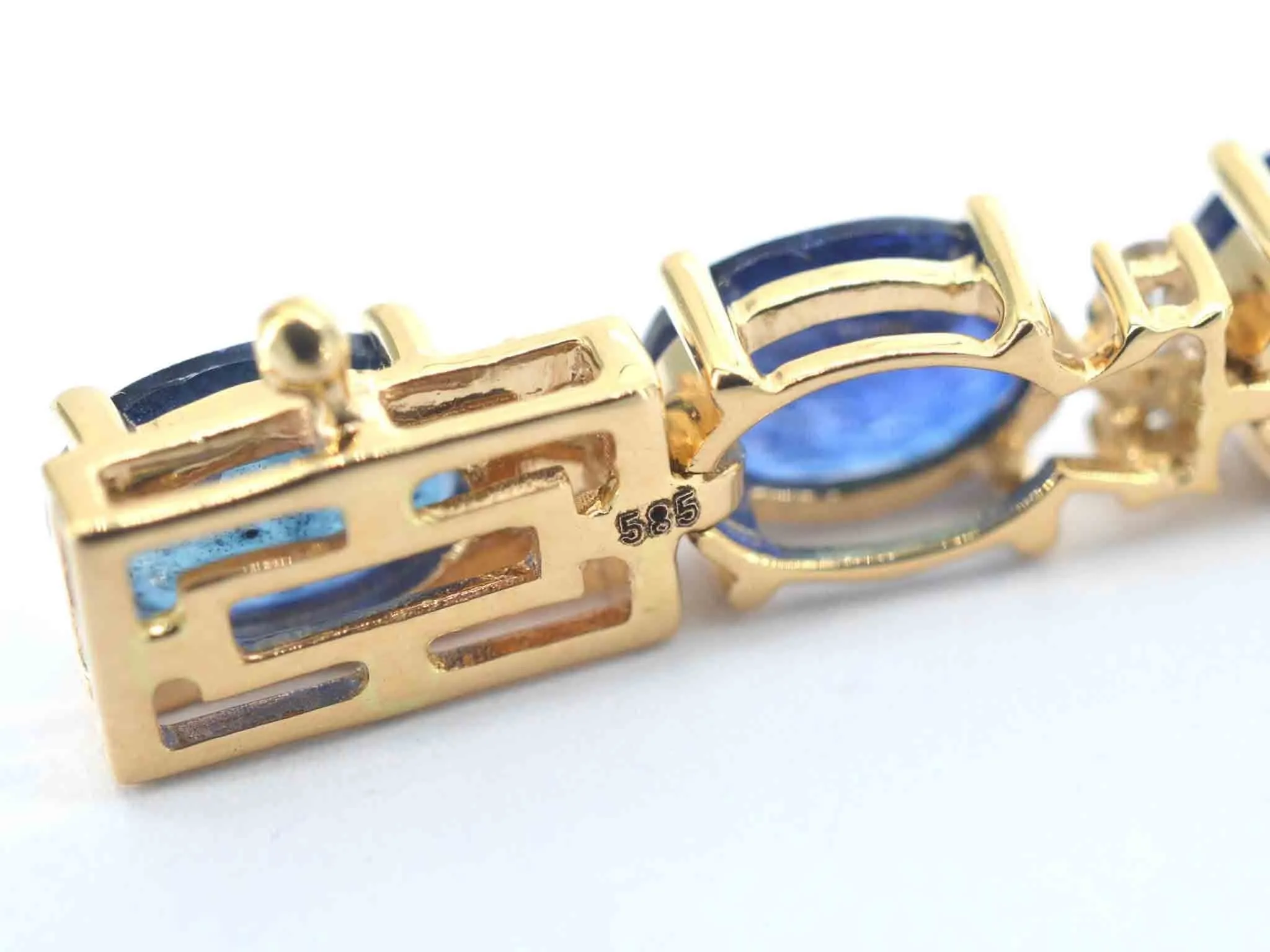 Bracelet tennis en or avec diamants et saphir sold by 58 Facettes product image thumbnail 4