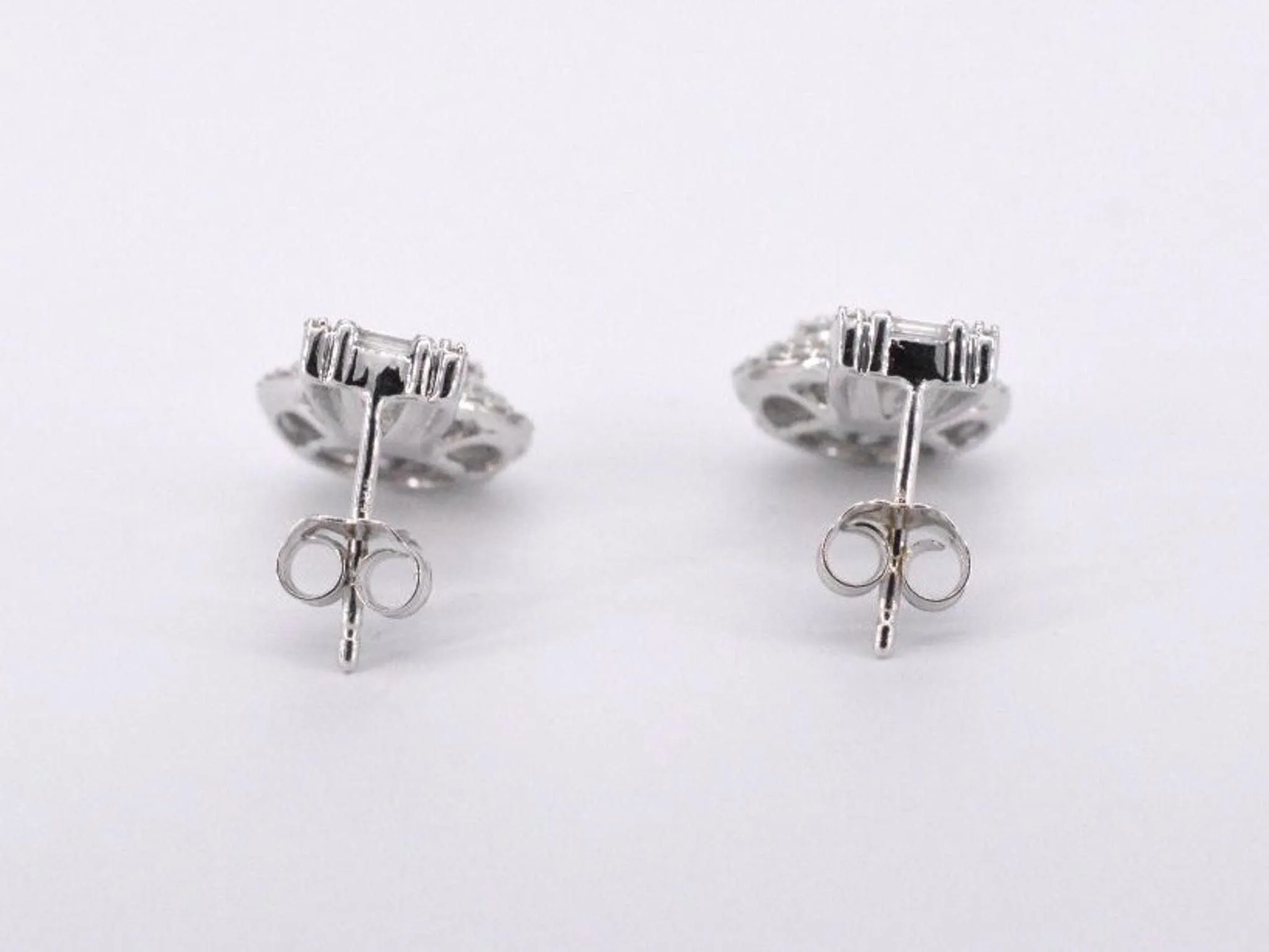 Boucles d'oreilles en or blanc avec diamants taille brillant sold by 58 Facettes product image thumbnail 4