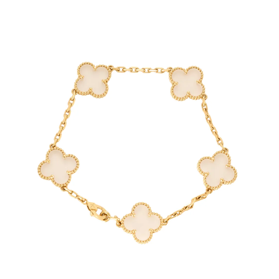 VAN CLEEF & ARPELS - ALHAMBRA - Rare Bracelet en or jaune et cristal de roche. sold by 58 Facettes