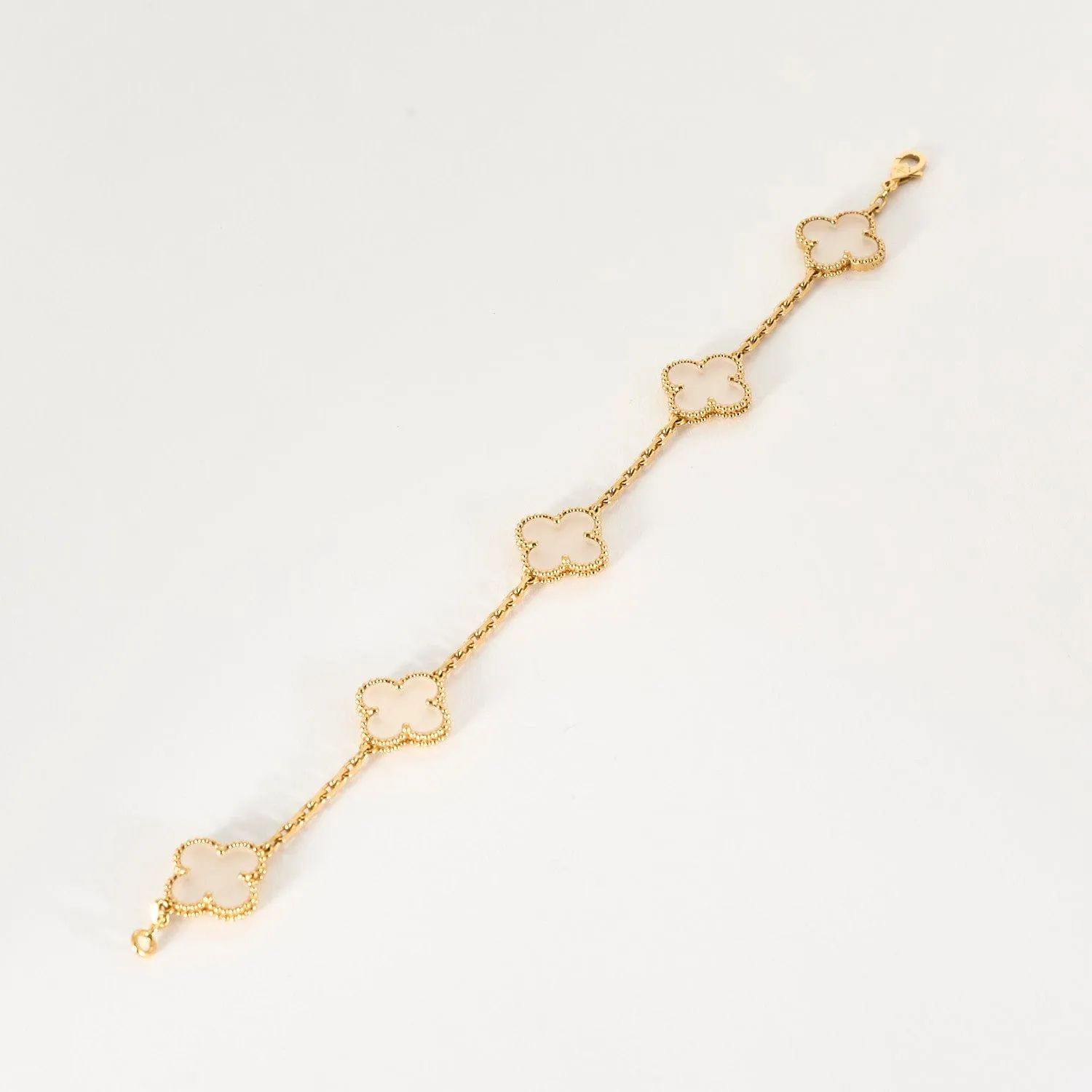 VAN CLEEF & ARPELS - ALHAMBRA - Rare Bracelet en or jaune et cristal de roche. sold by 58 Facettes product image thumbnail 4