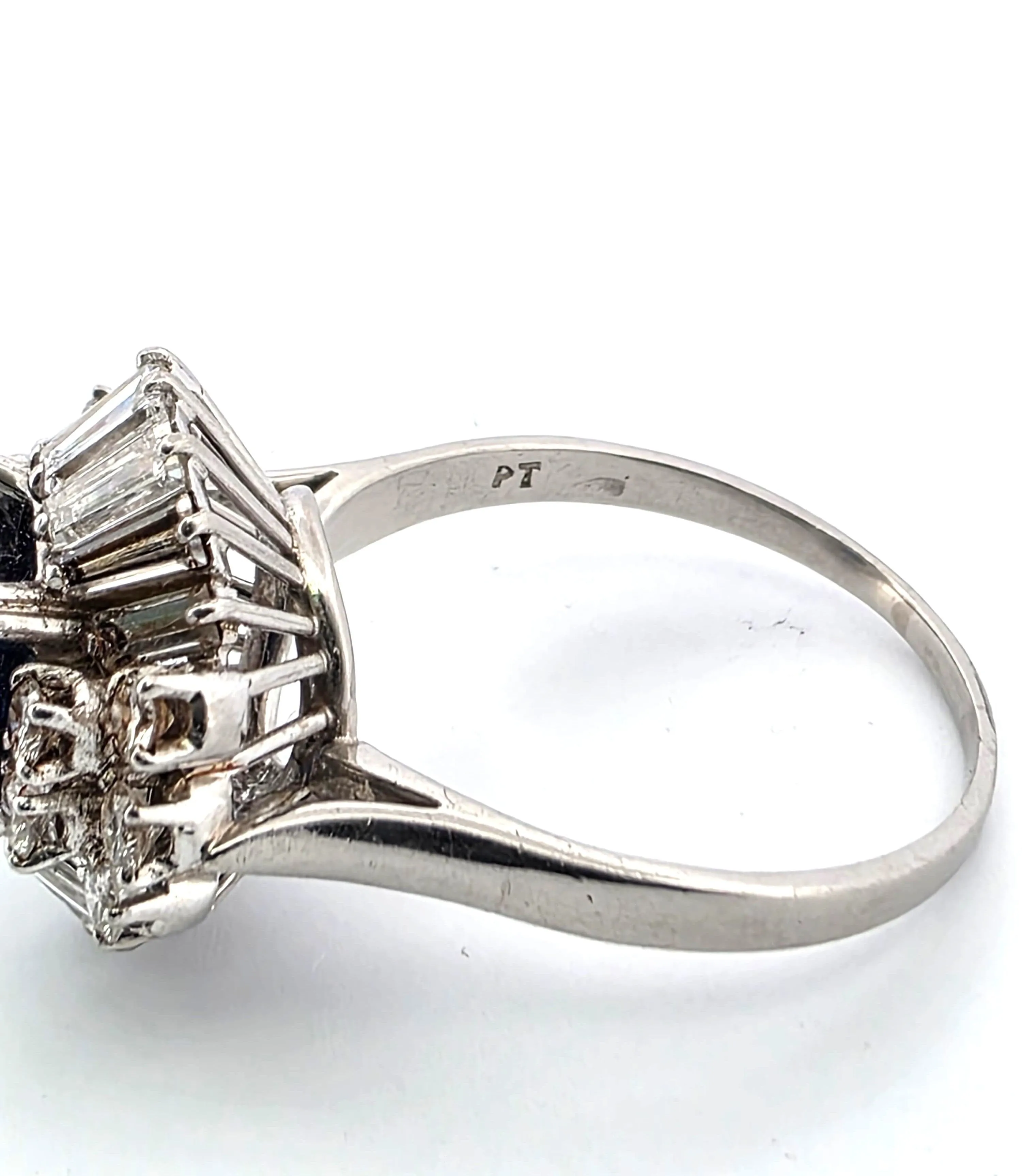 Superbe bague en platine avec saphir naturel et diamants sold by 58 Facettes product image thumbnail 4