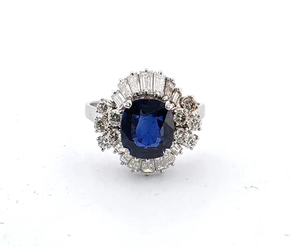 Superbe bague en platine avec saphir naturel et diamants sold by 58 Facettes