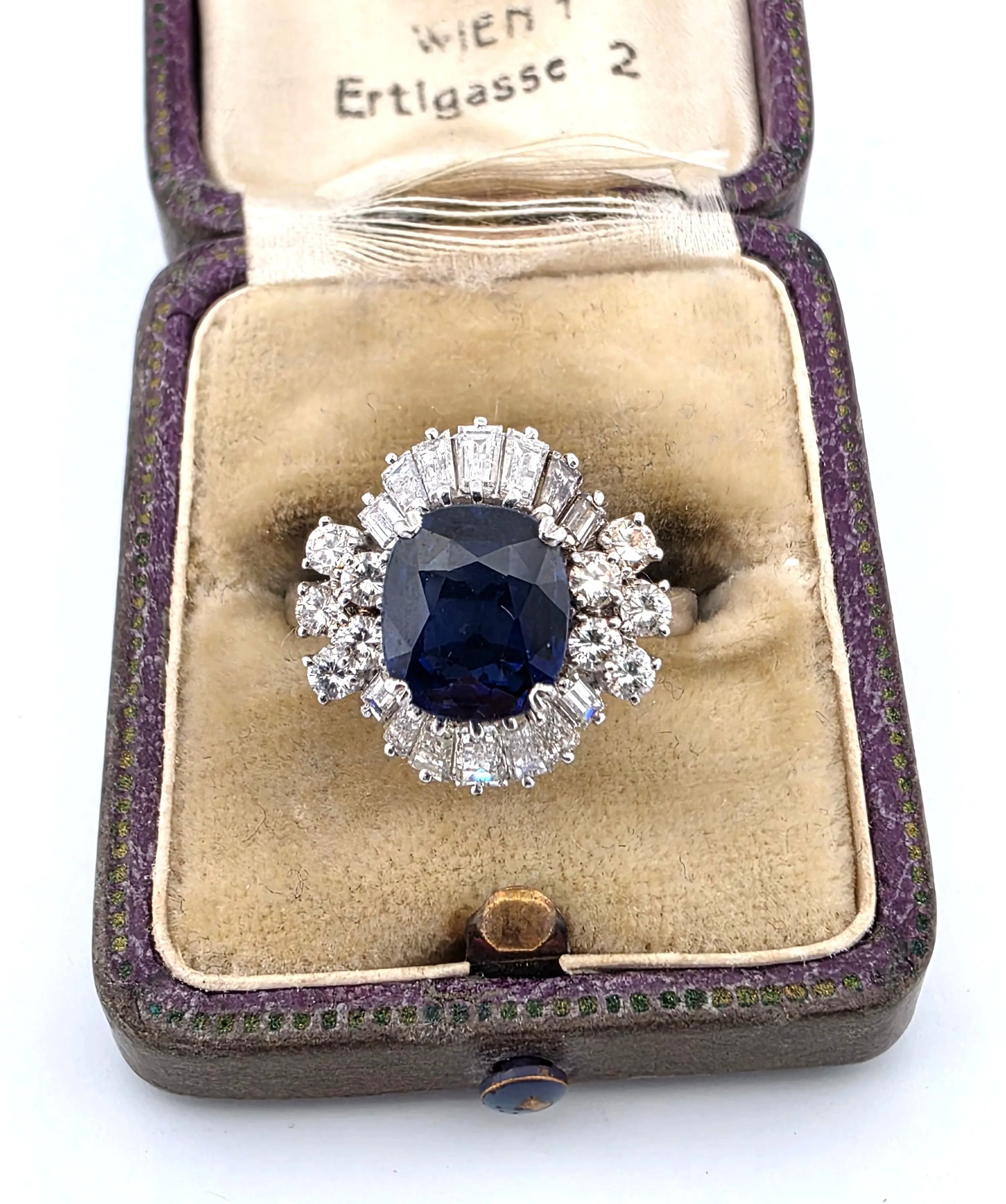 Superbe bague en platine avec saphir naturel et diamants sold by 58 Facettes product image thumbnail 2